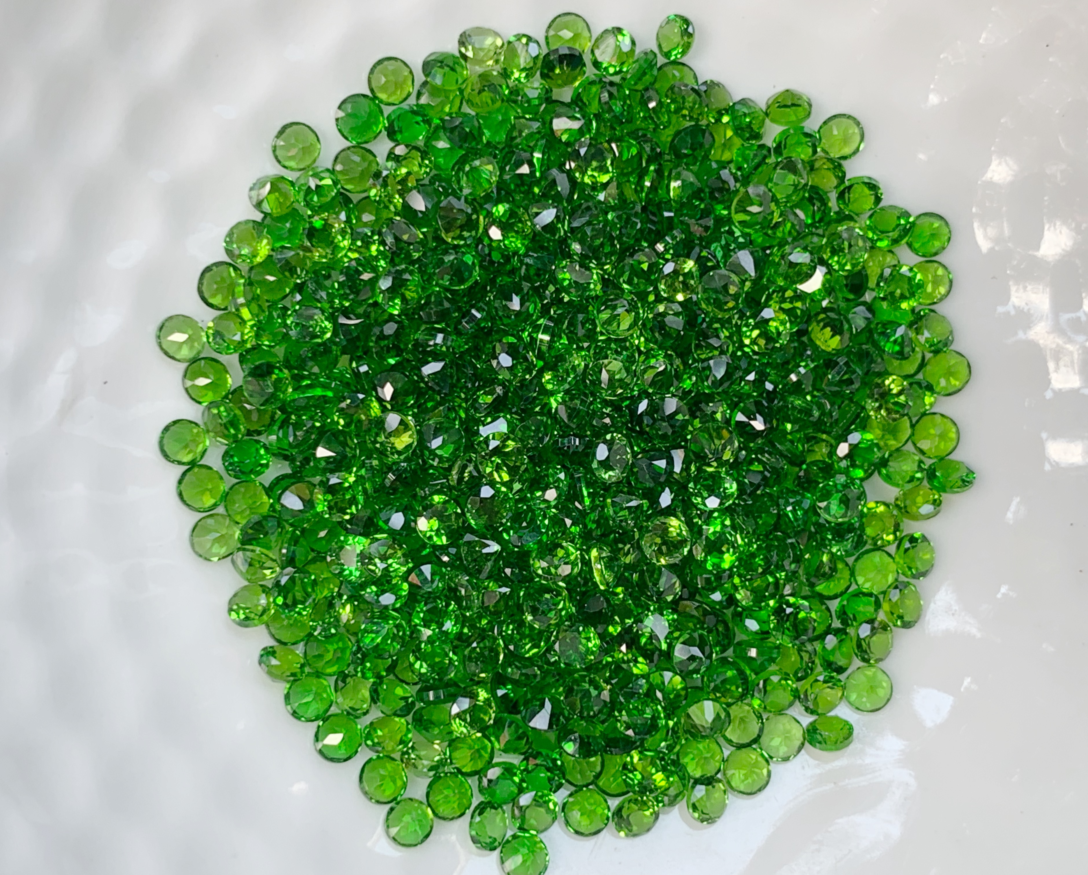 โครมไดออฟไซด์กลม 2.2 มม. 1 กะรัต