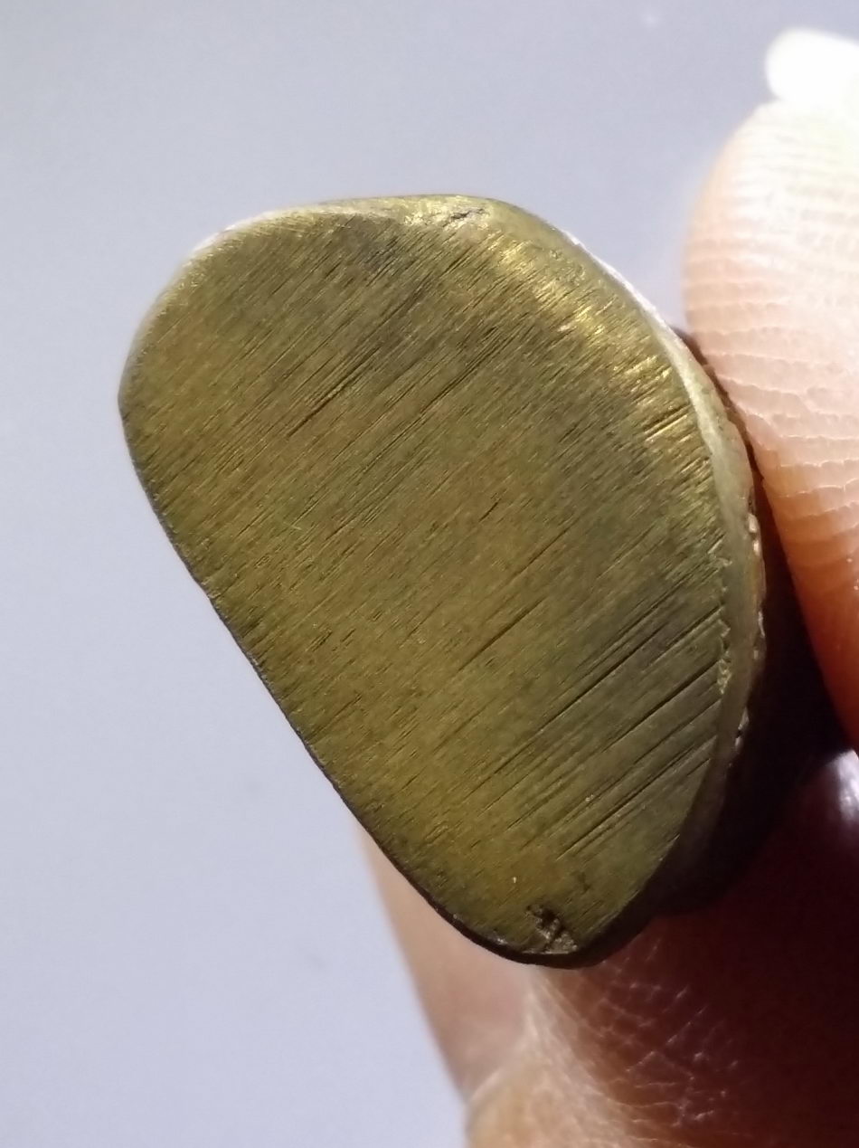 รหัสสินค้า พระมีกล่อง 3645 รูปหล่อหลวงพ่อเงิน วัดบางคลาน จังหวัดพิจิตร รุ่น กศน. ๓๙ (การศึกษานอกโรงเรียน จัดสร้าง)