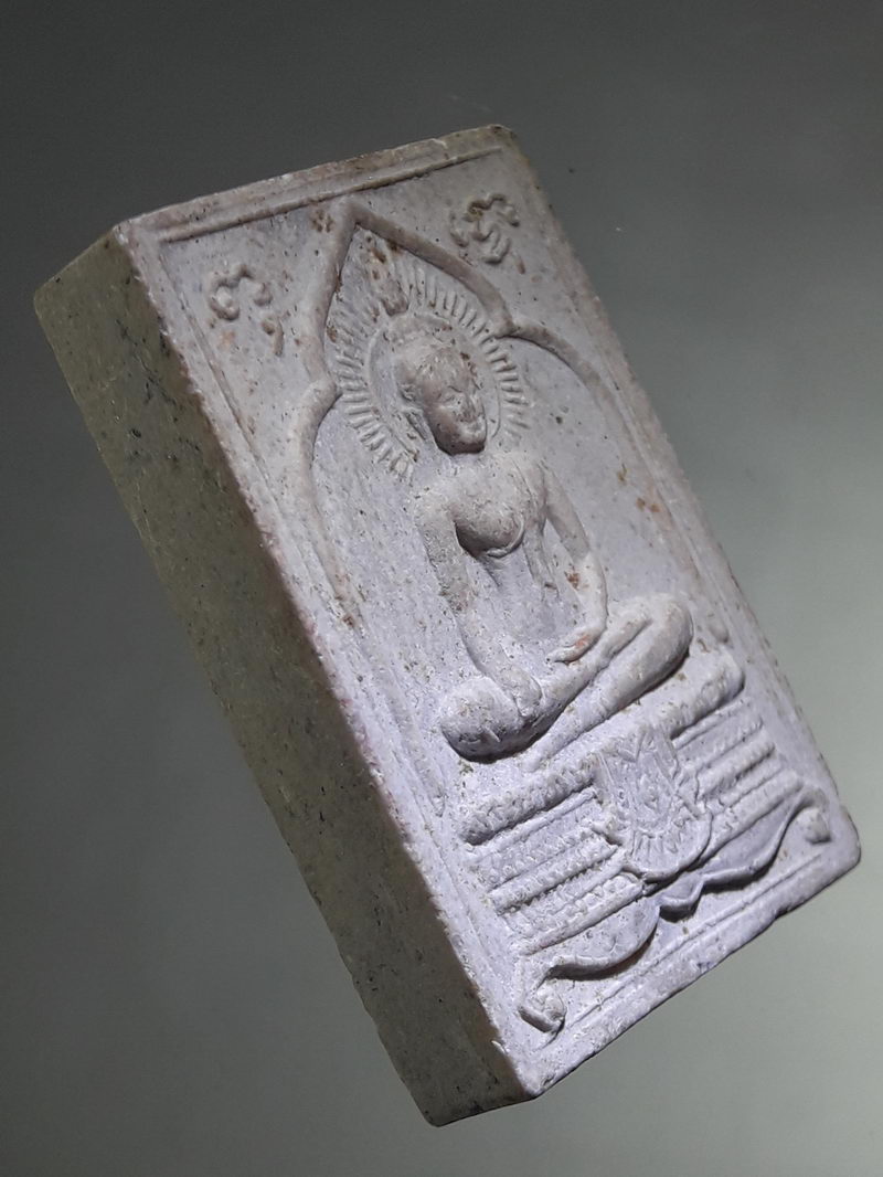 รหัสสินค้า พระเนื้อดิน ผง ว่าน 10437 พระประธานโบสถ์ เนื้อผง ข้างยันต์ พุทโธ ที่ระลึกงานยกช่อฟ้าพระอุโบสถ วัดบึงตะกู อำเภอบ่อทอง จังหวัดชลบุรี