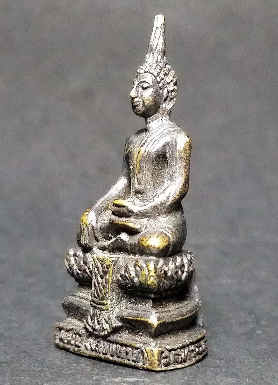 รหัสสินค้า พระกริ่ง พระหล่อ 436 รูปหล่อหลวงพ่อเสี่ยงทาย (พระพันปี) วัดท่าฉนวน อำเภอกงไกรลาศ จังหวัดสุโขทัย พระรายการนี้ให้เช่าบูชาแล้ว