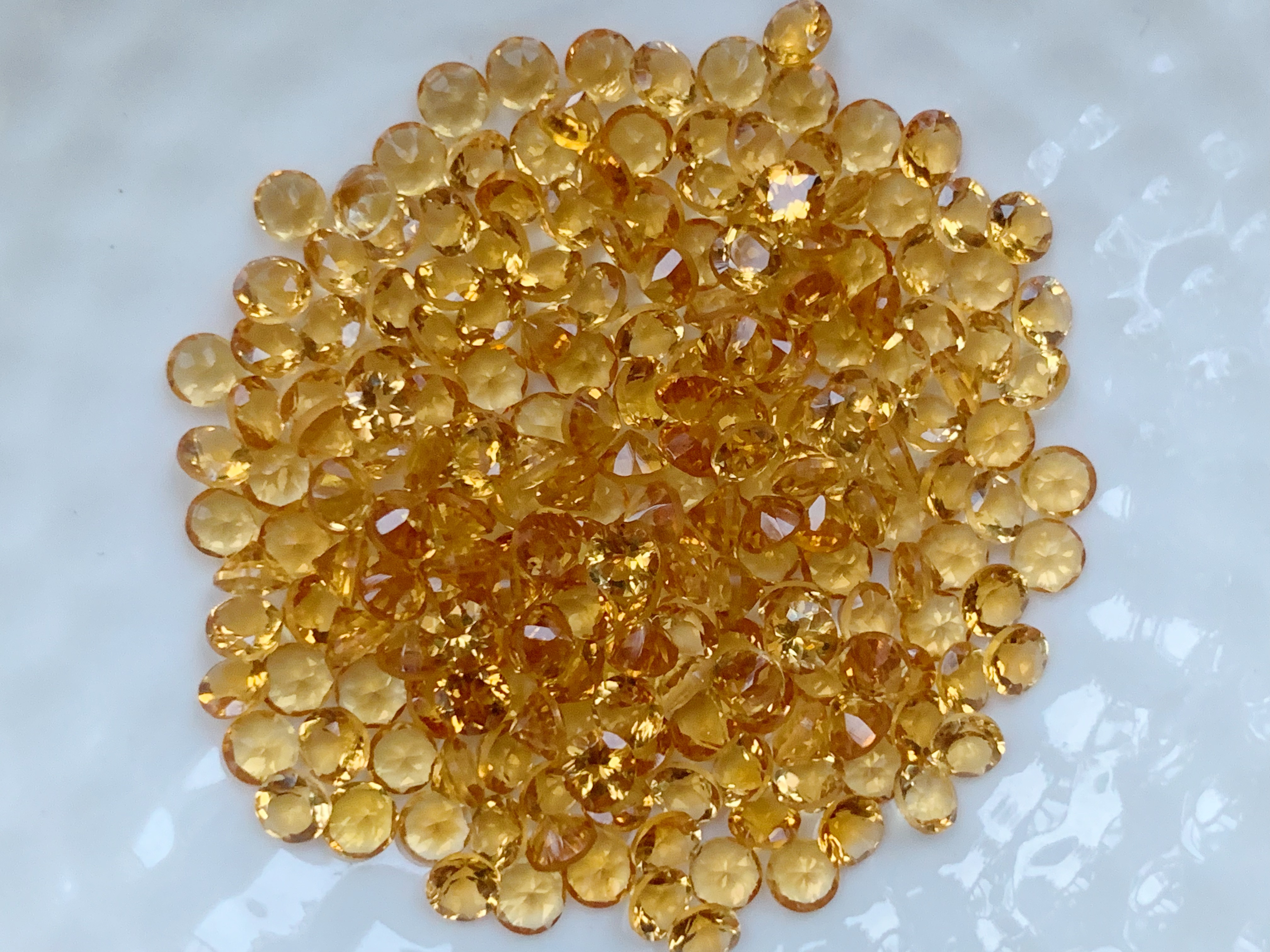 ซิทรินเข้มกลม 3.0 มม. 5 กะรัต