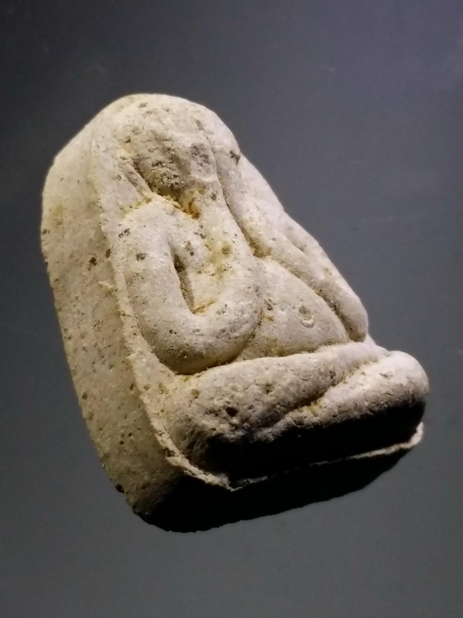 รหัสสินค้า พระมีกล่อง 3828 พระปิดตาเนื้อผง พระครูนครบุราณานุรักษ์ หลวงพ่อสนอง วัดนครไทยวราราม อำเภอนครไทย จังหวัดพิษณุโลก สร้างปี 2538