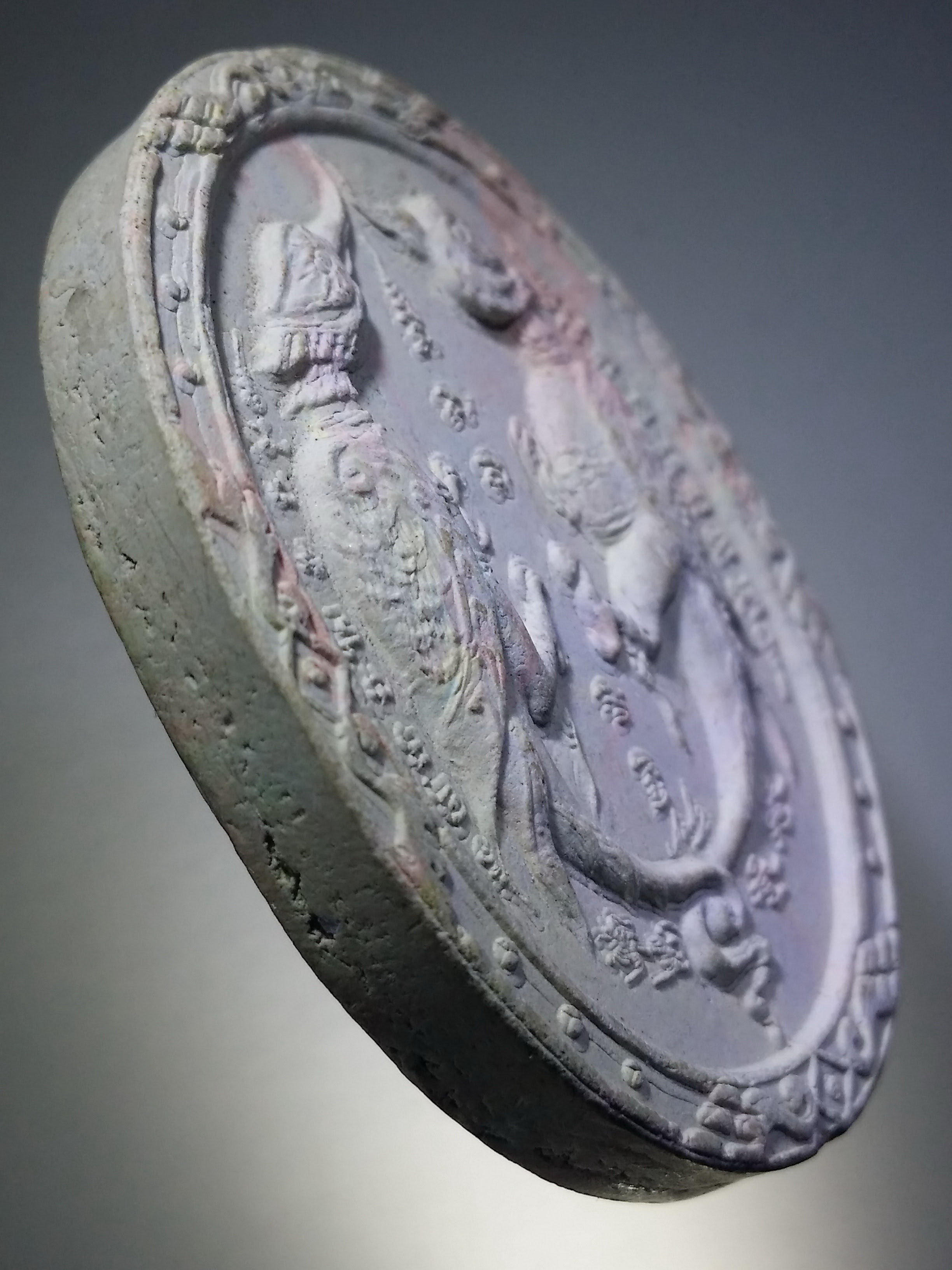 รหัสสินค้า พระไม่ทราบที่ 305 สาริกาคู่หางเกี่ยว หลังจิ้งจก เสพสังวาส ไม่ทราบสำนัก พระรายการนี้ให้เช่าบูชาแล้ว