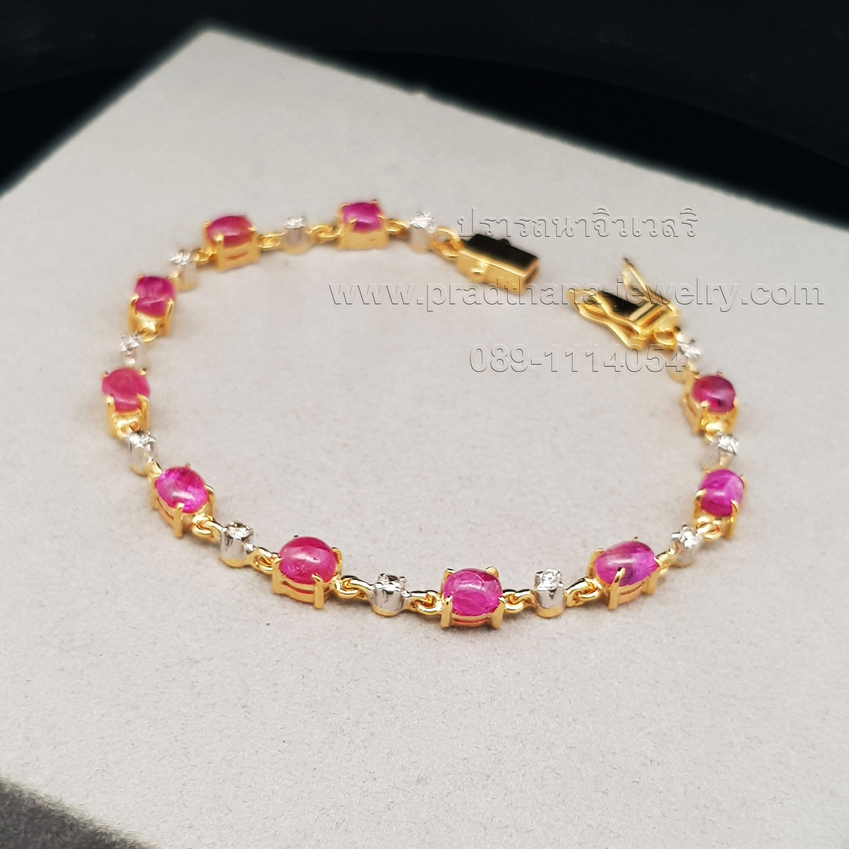 สร้อยข้อมือโบราณทับทิมคั่นเพชร **ขายแล้ว**