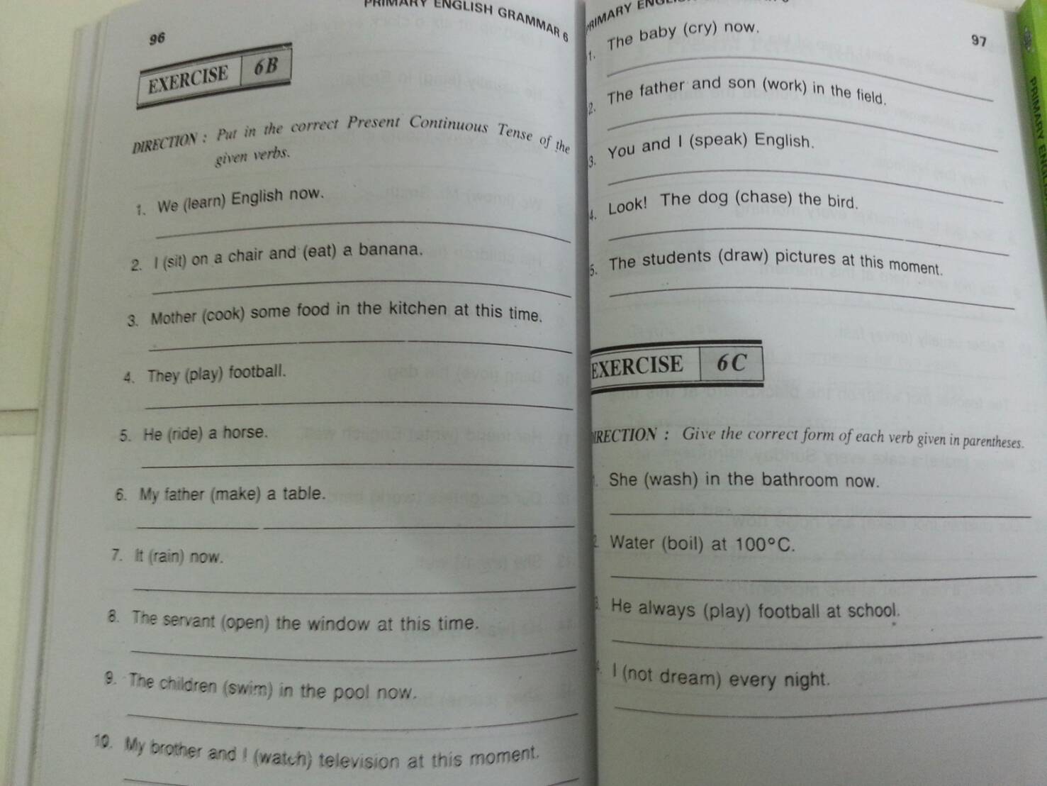 หนังสือ PRIMARY ENGLISH GRAMMAR Pratom 6 (ป.6) โดย วัจนา พิพัฒน์ทศพล และอมรรัตน์ แกมทอง สนพ.ศูนย์ส่งเสริมวิชาการ (ศสว)