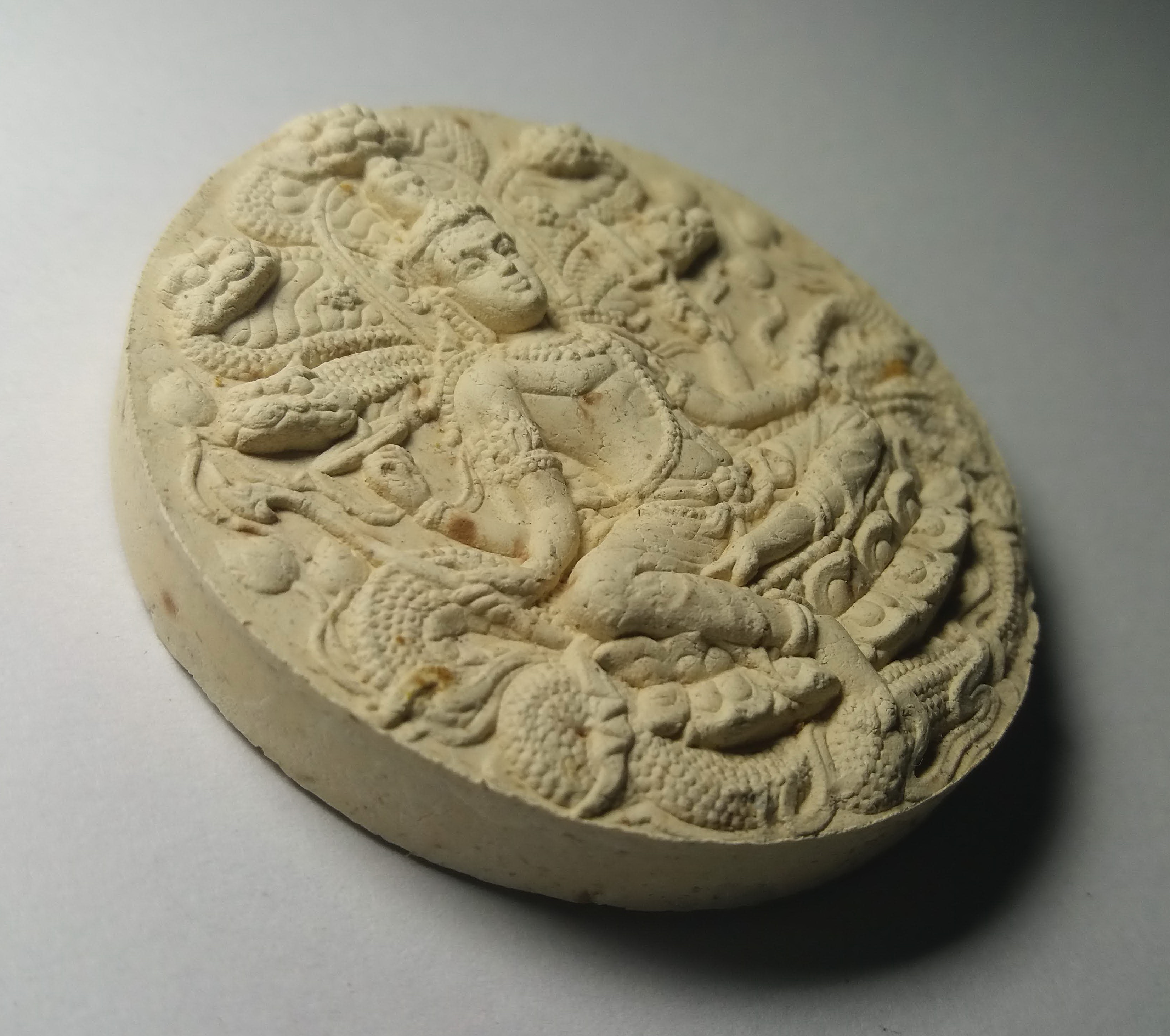 รหัสสินค้า จตุคามรามเทพ 049 จตุคามรามเทพ รุ่นมหาปาฏิหาริย์มั่งมีทรัพย์ เนื้อว่านขาว ขนาด 5.6 cm