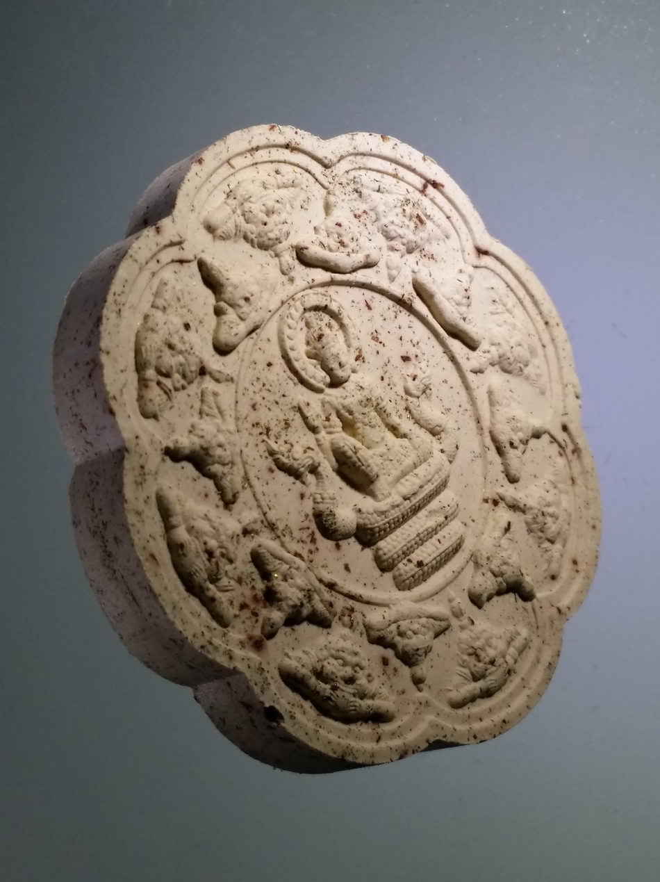 รหัสสินค้า จตุคามรามเทพ 408 พระเทวราชโพธิสัตว์จตุคามรามเทพ รุ่น หลักเมืองพุทธาคมเขาอ้อปี 49 พิมพ์องค์พ่อ เนื้อว่านขาว โรยไม้มงคล