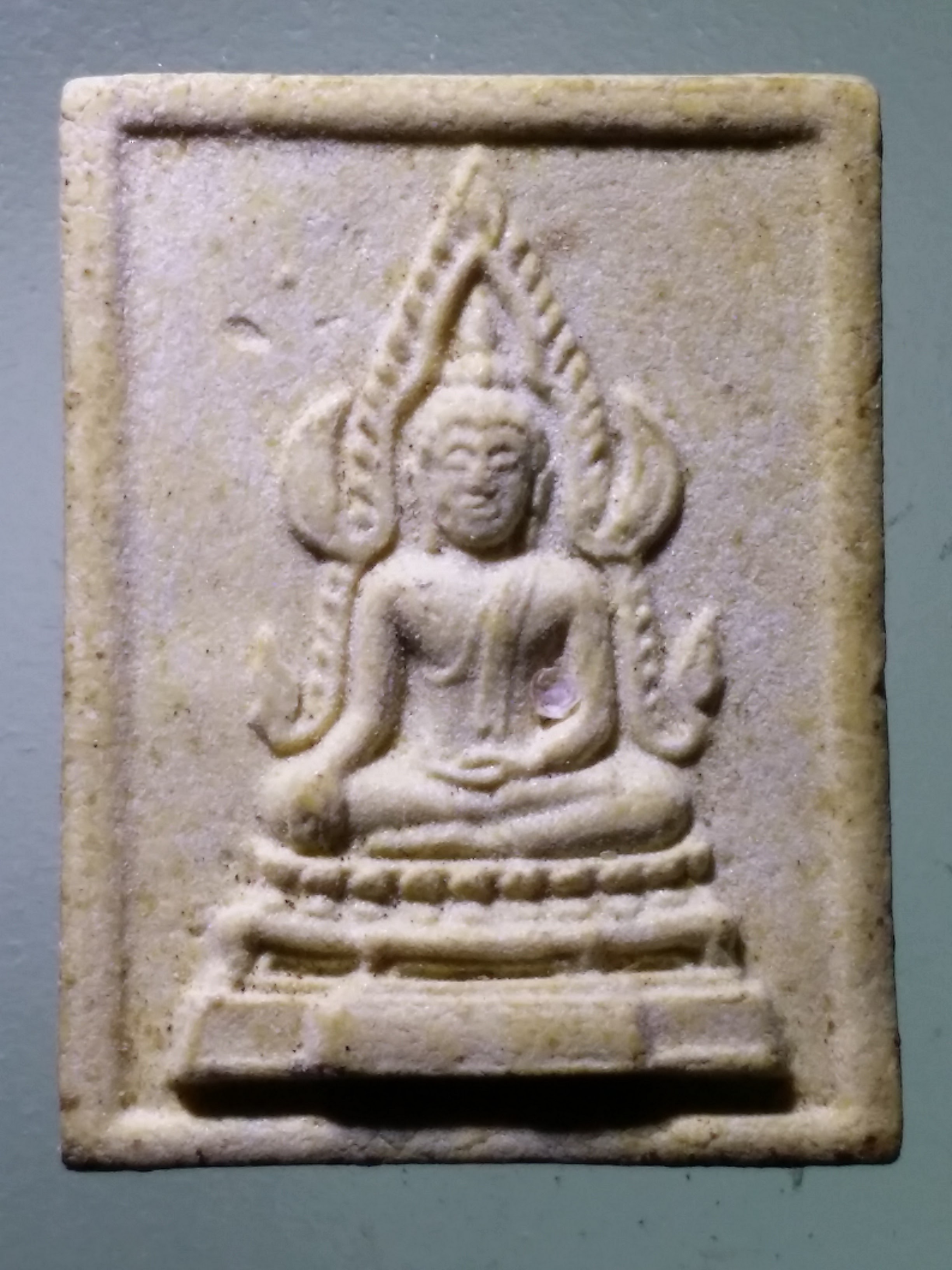 รหัสสินค้า พระเนื้อดิน เนื้อผง เนื้อว่าน 7062 สมเด็จพระศรีเมืองทอง วัดต้นสน จังหวัดอ่างทอง รุ่นยกช่อฟ้า