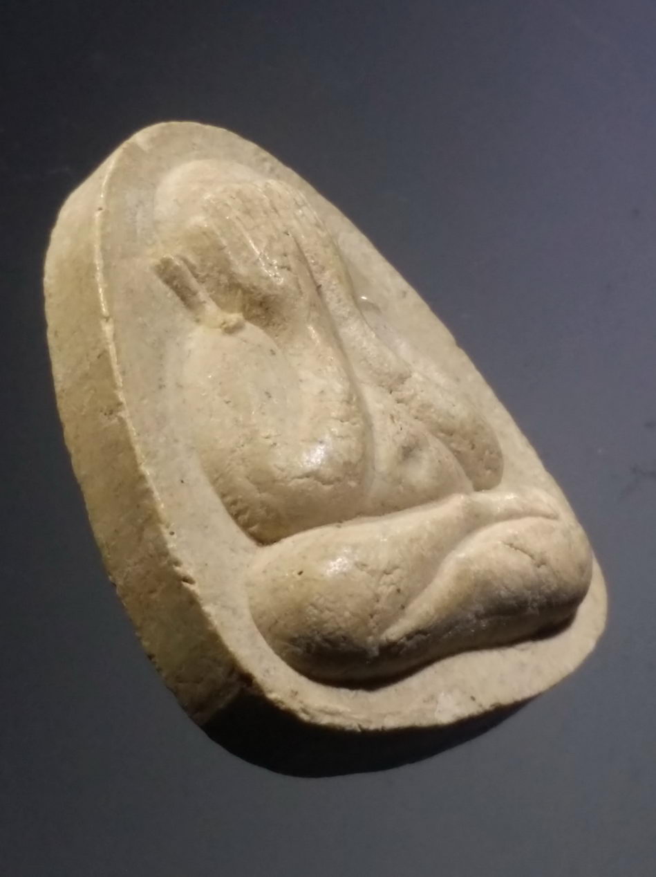 รหัสสินค้า พระปิดตาทั่วไป 273 พระปิดตา เนื้อผง หลวงปู่โต๊ะ วัดประดู่ฉิมพลี กรุงเทพฯ ไม่ทราบปีที่สร้าง น่าจะเป็นย้อนยุคนะครับ