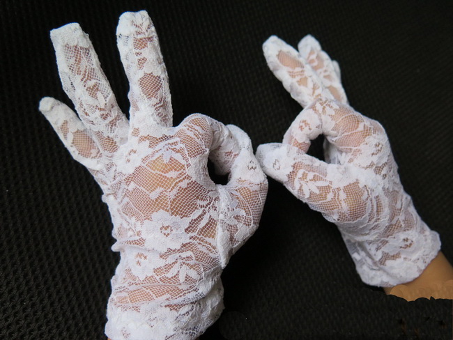 GL11131 ถุงมือเด็กออกงานสีขาว ถุงมือเด็กแบบลูกไม้ยืดได้เยอะ เหมาะ 3-10 ขวบหรือน้องที่มีนิ้วกลาง 2.25-2.75นิ้ว ใช้เป็นถุงมือที่ใช้ในการแสดงหรือออกงาน
