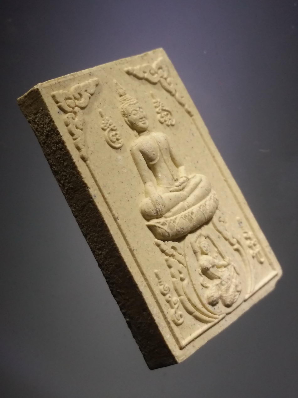 รหัสสินค้า พระมีกล่อง 3799 พระพุทธเจ้าปางชนะมาร พระพลังแผ่นดิน เนื้อผง สร้างปี 2552