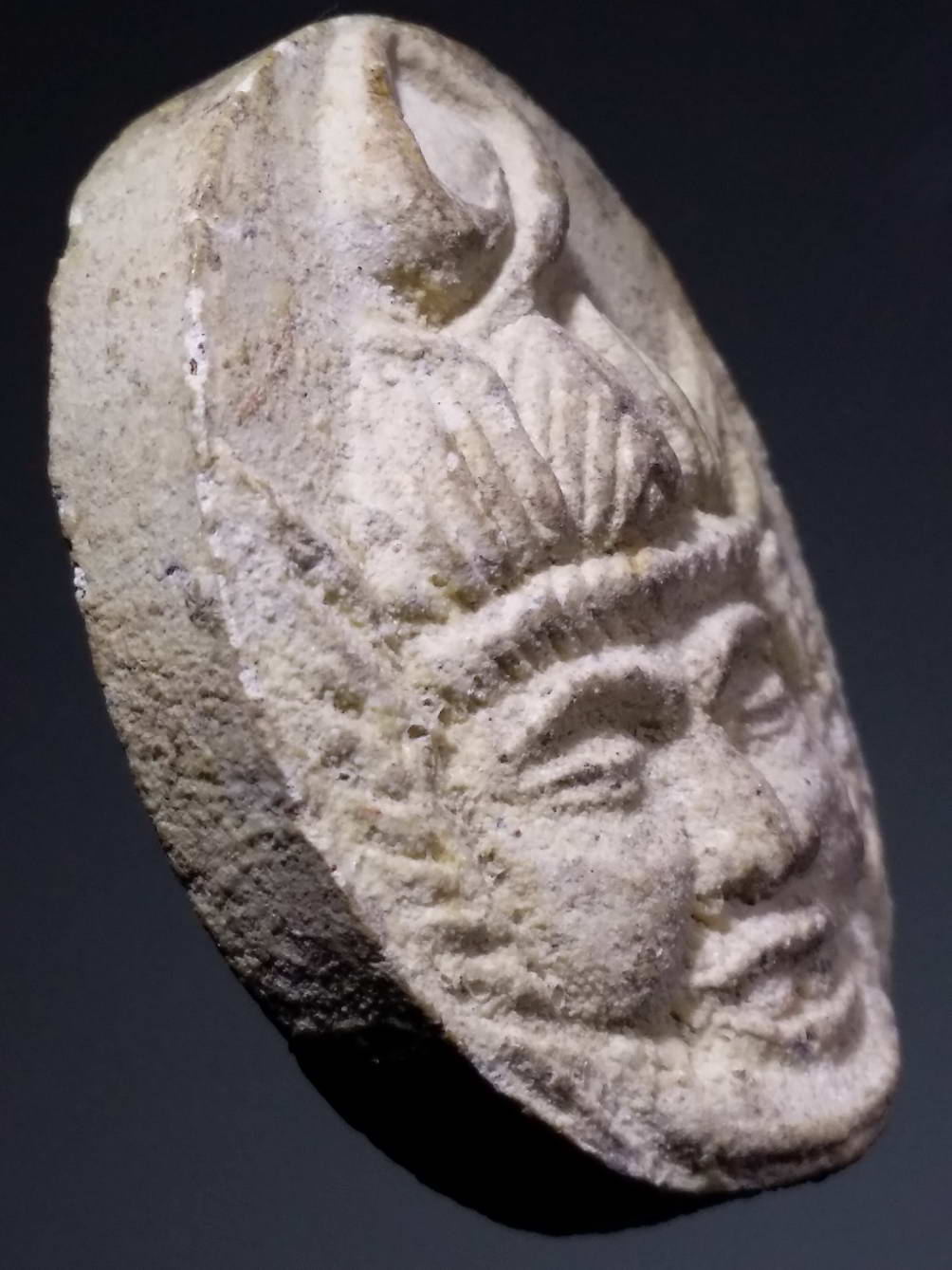 รหัสสินค้า พระไม่ทราบที่ 222 เศียรพ่อแก่ ฤาษีบรมครู หลังยันต์ ไม่ทราบสำนัก