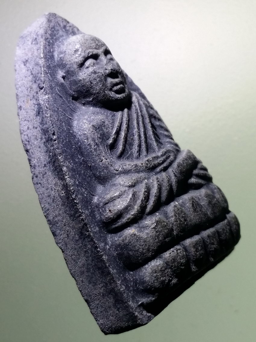 รหัสสินค้า หลวงปู่ทวด วัดต่างๆ 523 หลวงปู่ทวด วัดช้างให้ จังหวัดปัตตานี พิมพ์หลังตัวหนังสือนูน ไม่ทราบปี