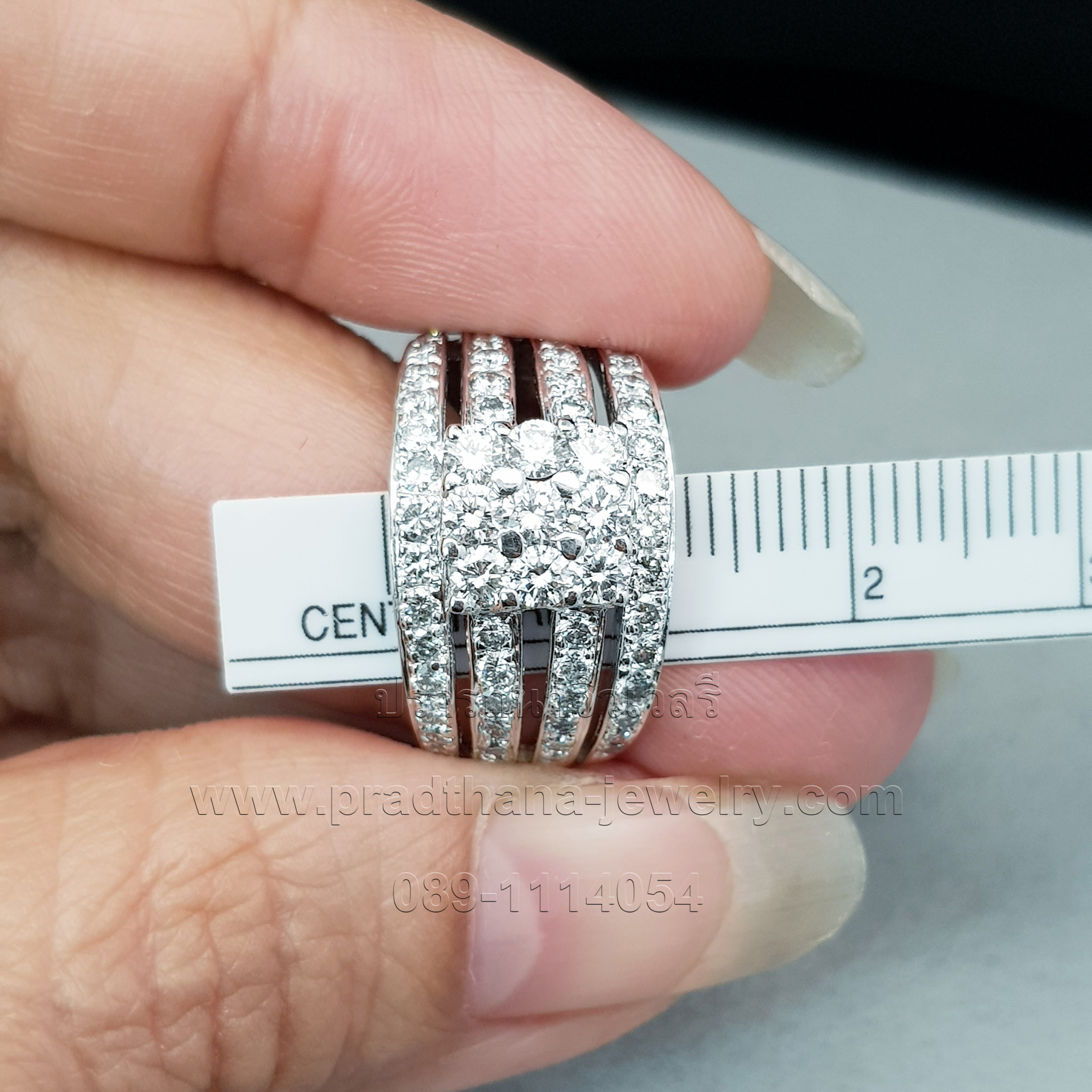 แหวนเพชรหน้ากว้างก้านสี่แถว **จองแล้ว**