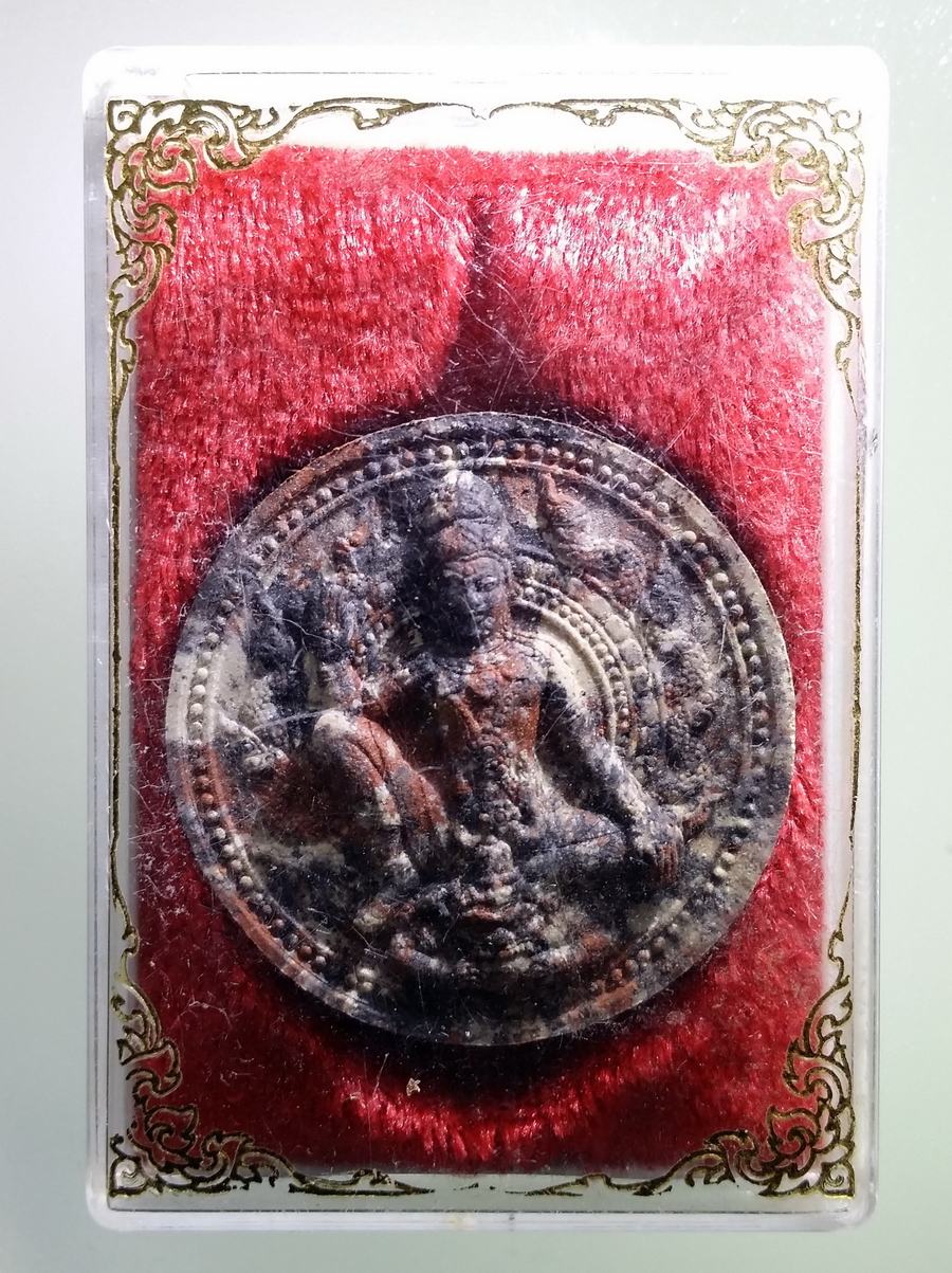 รหัสสินค้า พระมีกล่อง 664 พระเทวราชโพธิสัตว์ จตุคามรามเทพ เนื้อว่านก้นครก หลังพระธาตุเจดีย์นครศรีธรรมราช พระรายการนี้ให้เช่าบูชาแล้วไม่ทราบรุ่น