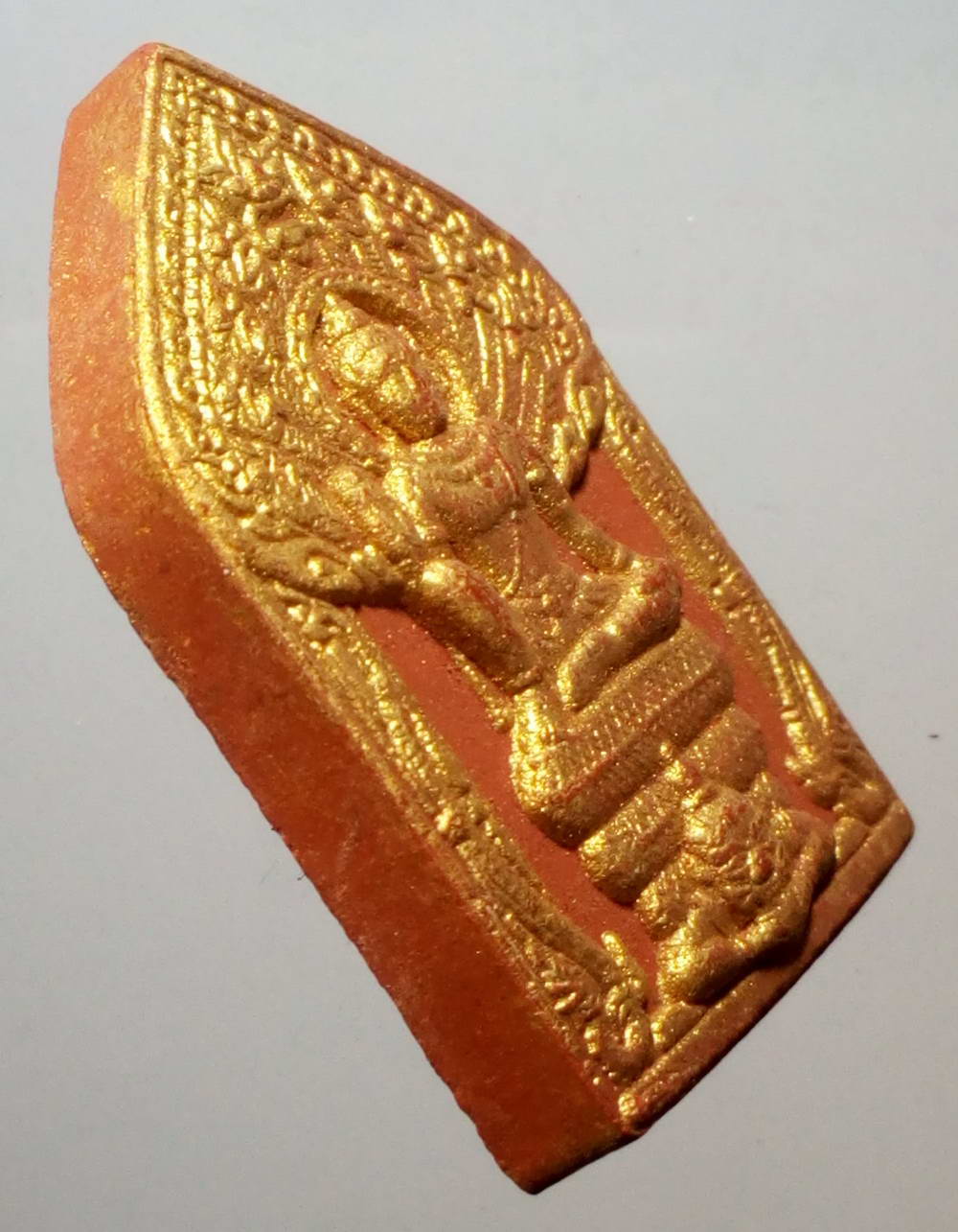 รหัสสินค้า จตุคามรามเทพ 019 องค์พ่อจตุคามรามเทพ เนื้อผงทาทองบรอนซ์ โรยผงตะไบ รุ่นสร้างพระมหาเจดีย์ วัดนก กรุงเทพมหานคร สร้างปี 2549 พระรายการนี้ให้เช่าบูชาแล้ว