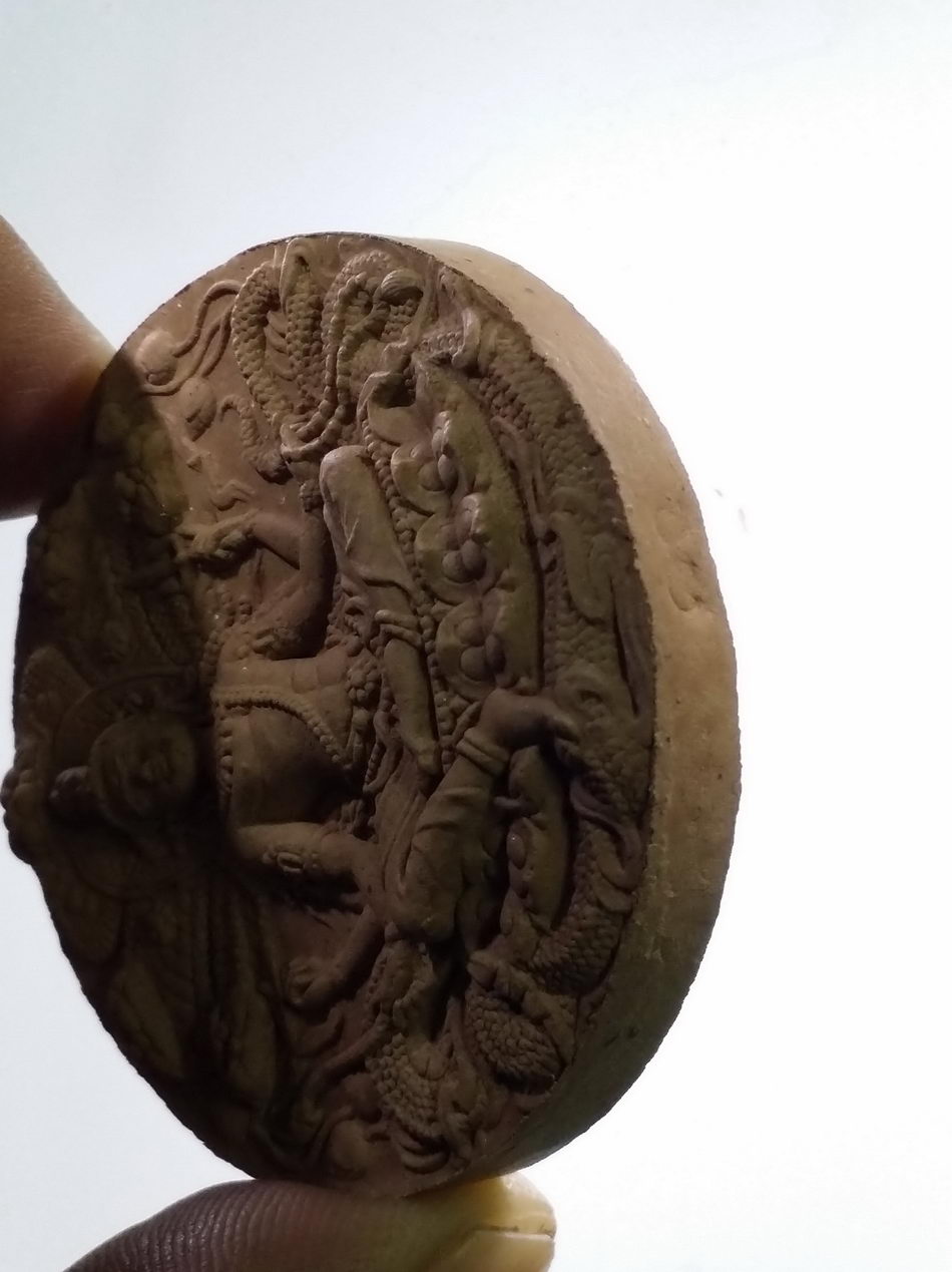 รหัสสินค้า จตุคามรามเทพ 735 พระเทวราชโพธิสัตว์จตุคามรามเทพ รุ่นมหาปาฏิหาริย์มั่งมีทรัพย์ เนื้อผงไม้เทพธาโร กล่องแปดเหลี่ยม