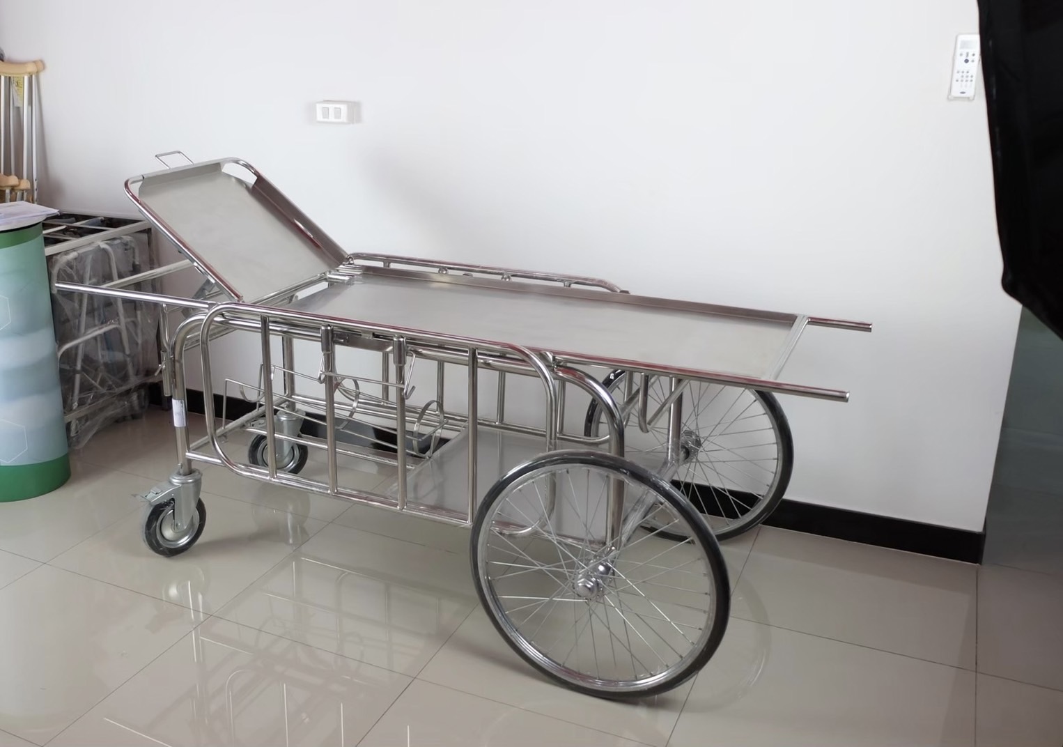 รถเข็นเปลหาม รถเข็นนอนเคลื่อนย้ายผู้ป่วย สแตนเลส PP038A (STRETCHER)