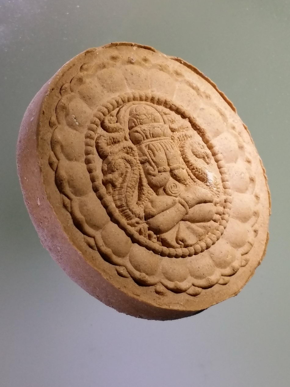 รหัสสินค้า จตุคามรามเทพ 363 พระเทวราชโพธิสัตว์จตุคามรามเทพ รุ่น โคตรเศรษฐีมีกำไร สร้างปี 2550 พิมพ์องค์พ่อ - ปิดตาพังพระกาฬ เนื้อว่าน 108