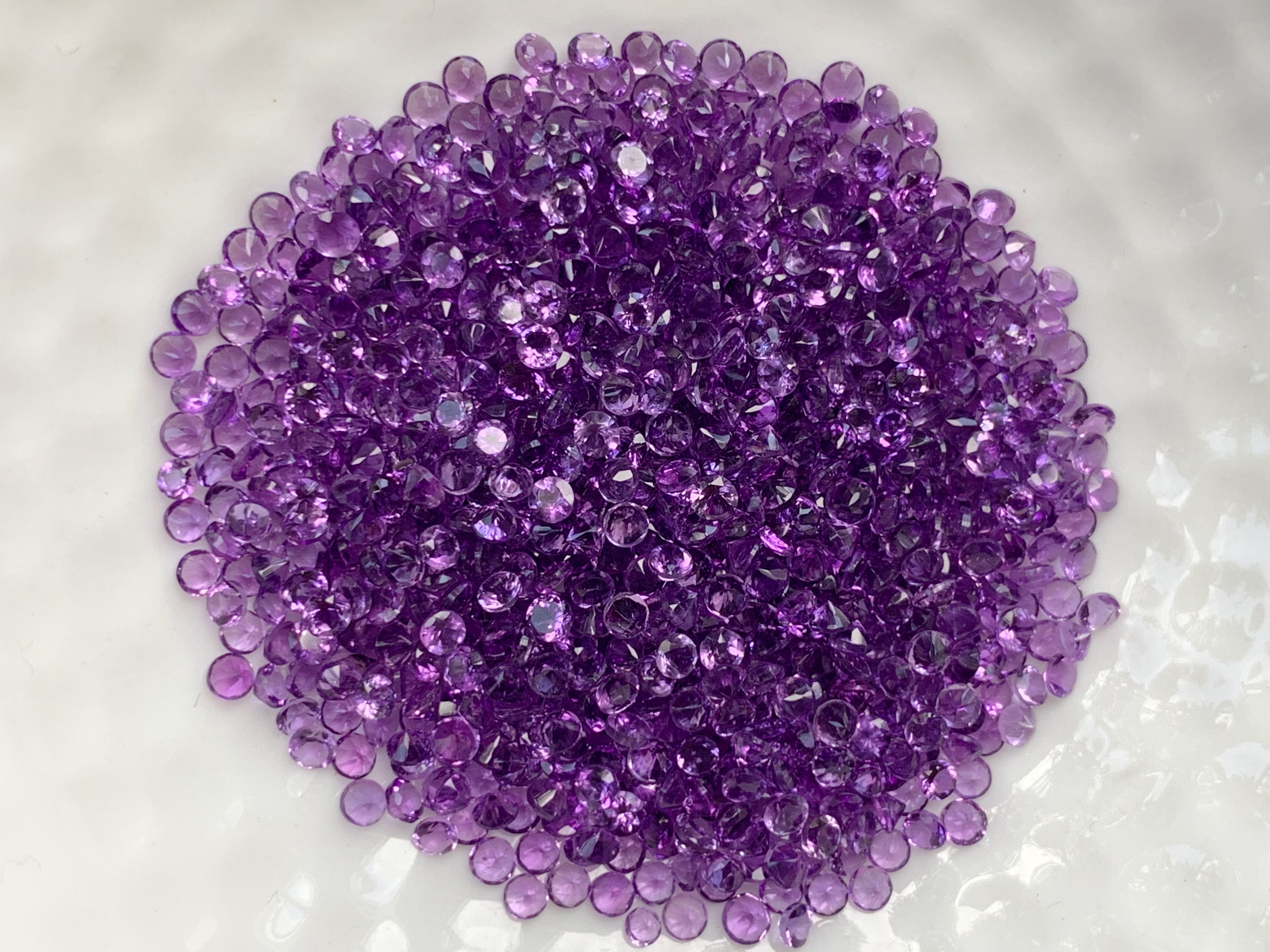 Amethyst อเมทิสกลม 2.0 มม. 5 กะรัต