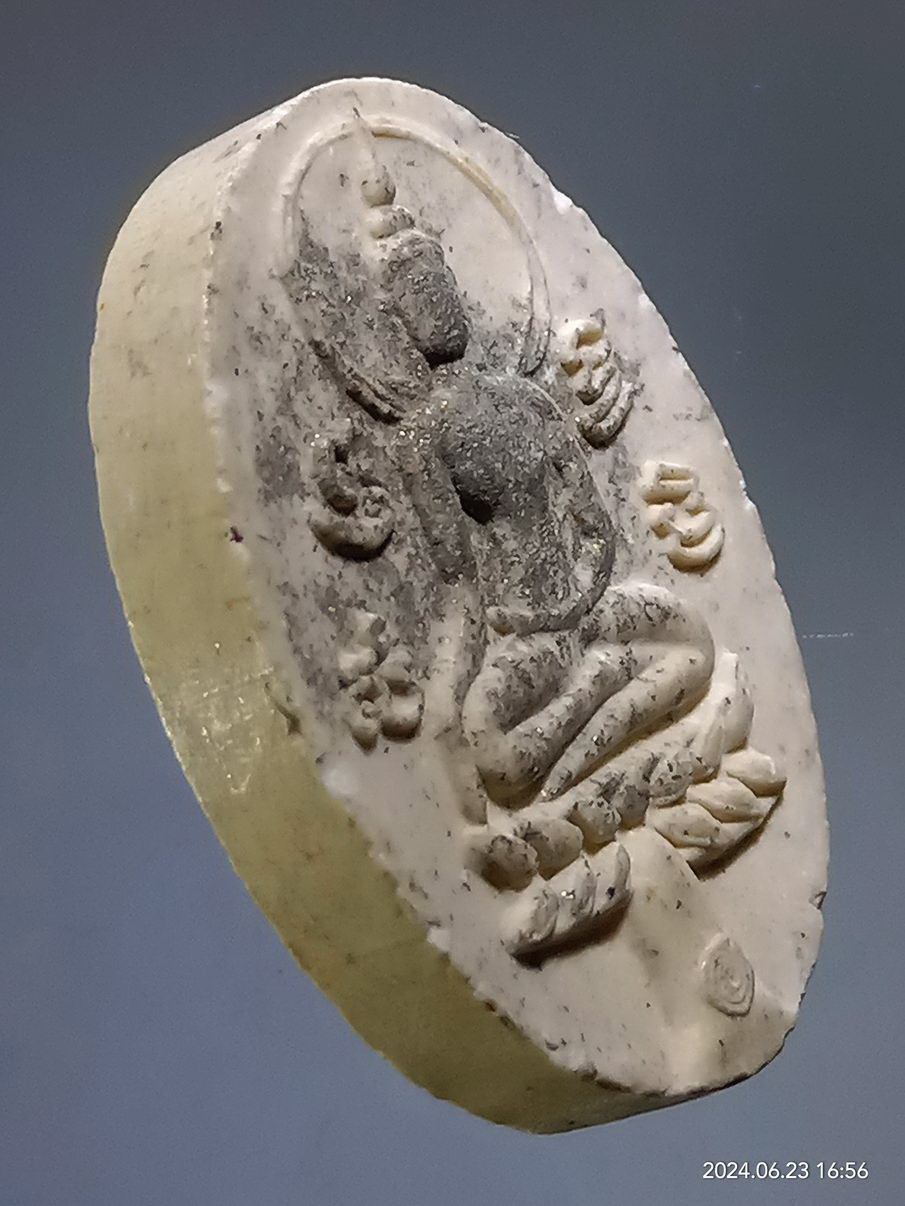 รหัสสินค้า พระเนื้อดิน เนื้อผง เนื้อว่าน 248 พระขุนแผนใบพุทรา เนื้อผงโรยผงตะไบ หลวงพ่อรวย วัดตะโกจังหวัดอยุธยา หายากสร้างน้อย