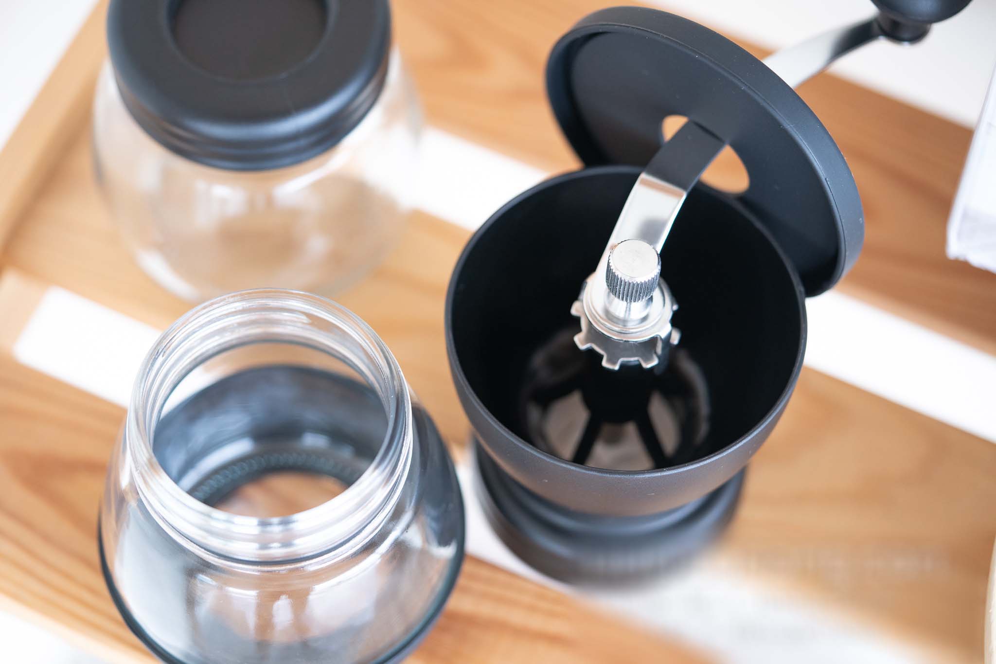 เครื่องบดเมล็ดกาแฟมือหมุนสไตร์วินเทจ แบบขวดโหล