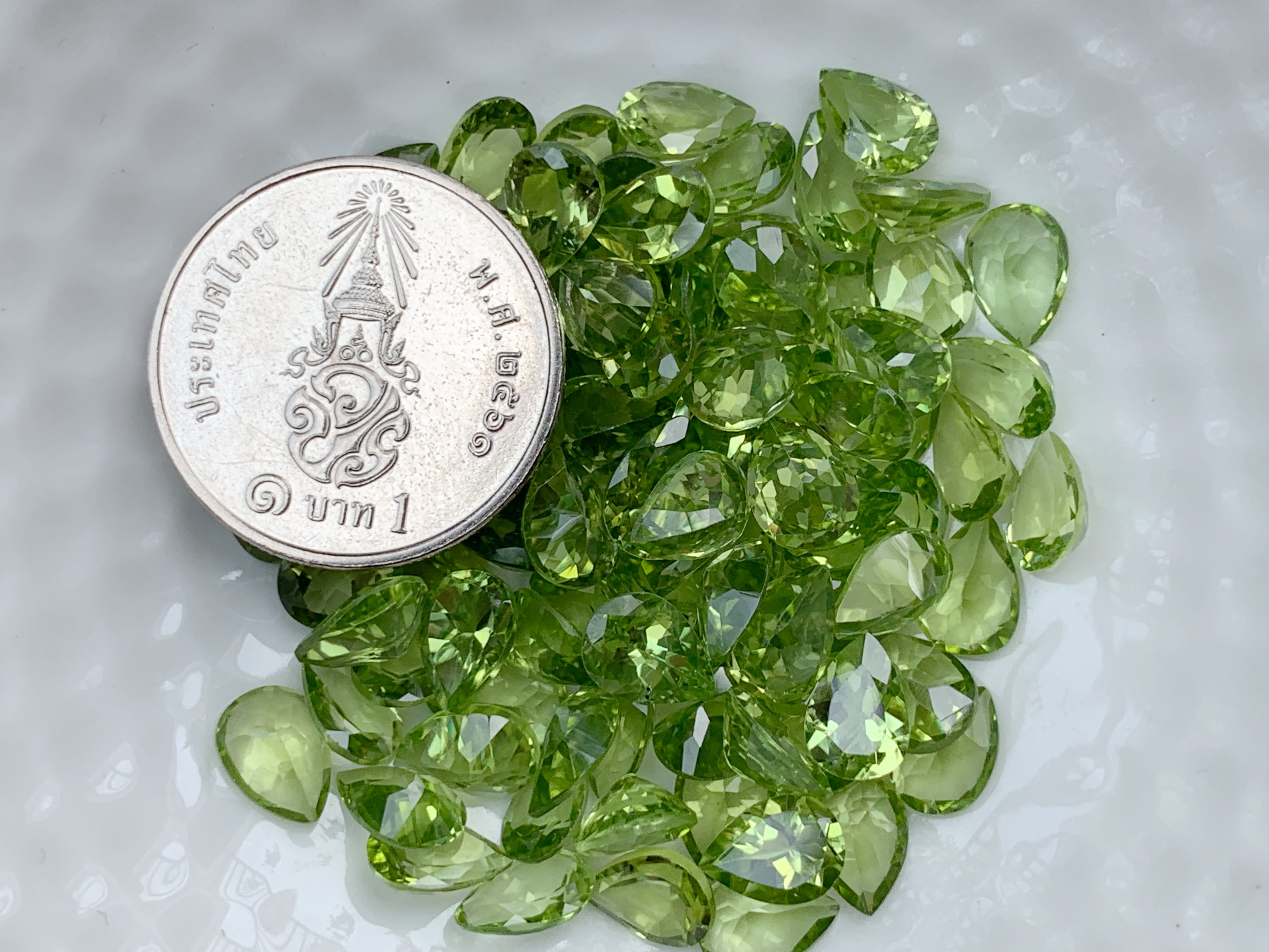 เพอริดอทหยดน้ำ 7X5 มม. 5 กะรัต