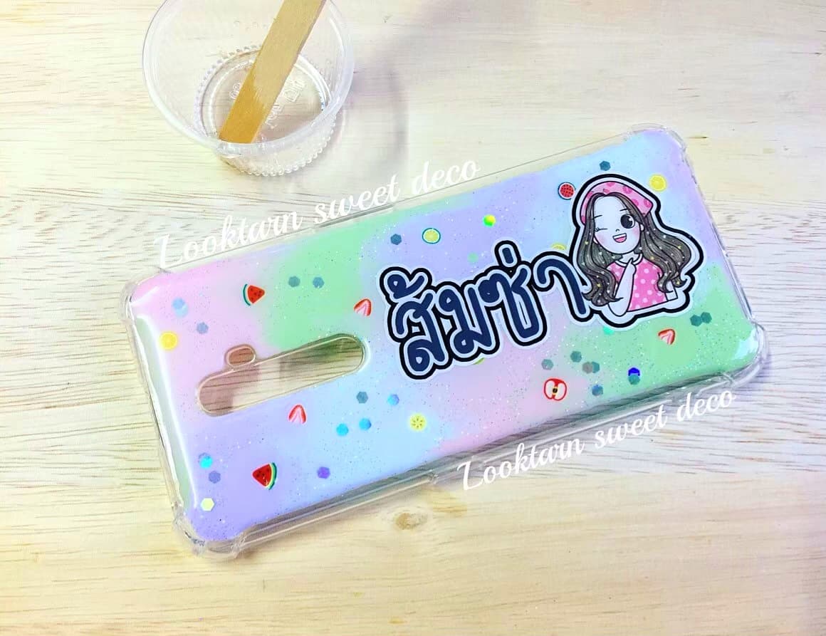 เคสพาสเทลชมพู เขียว ม่วง ฟ้า สกรีนชื่อ+การ์ตูน