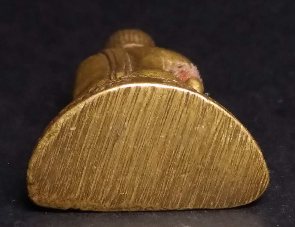 รหัสสินค้า พระกริ่ง พระหล่อ 120 รูปหล่อหลวงพ่อหินอิทธิฤทธิ์ วัดเนินถ่าน จังหวัดชัยนาท เนื้อทองผสม หล่อตัน พระรายการนี้ให้เช่าบูชาแล้ว