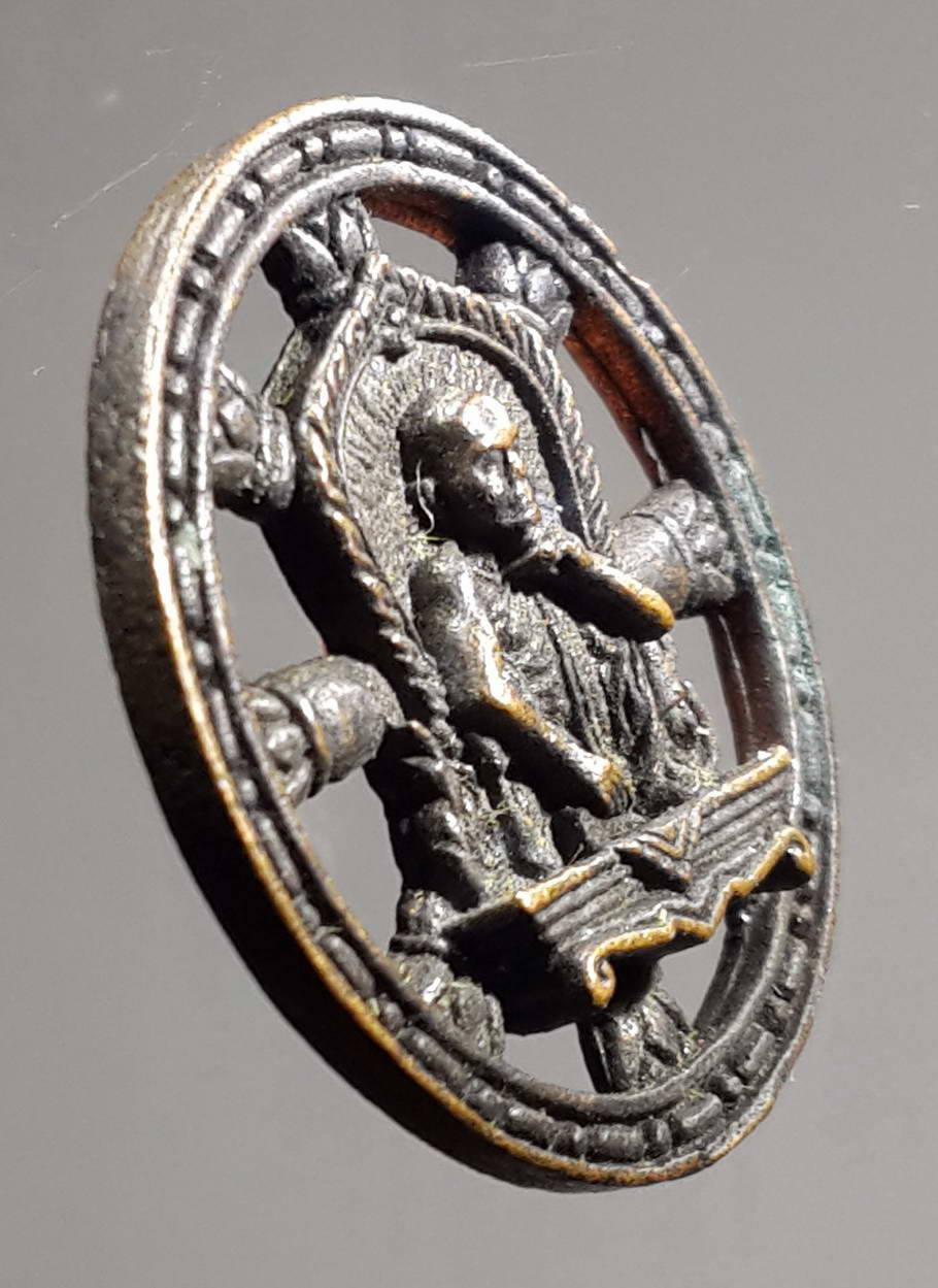 รหัสสินค้า พระกริ่ง พระหล่อ 357 เหรียญหล่อธรรมจักร หลวงพ่อคูณ วัดบ้านไร่ รุ่นเสาร์ 5 คูณทรัพย์แสนล้าน สร้างปี 2539 พระรายการนี้ให้เช่าบูชาแล้ว