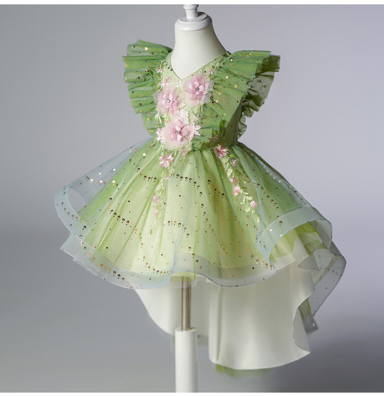 Gd4119- พร้อมส่งจากไทย ชุดเดรสออกงานเด็กสีเขียวตองอ่อน สีสวยเหมือนในแบบ ทรงสั้น และ ทรงหน้าสั้น-หลังยาว ตกแต่งด้วยระบายที่ตัวเสื้อ และติดกลิตเตอร์แน่นทน