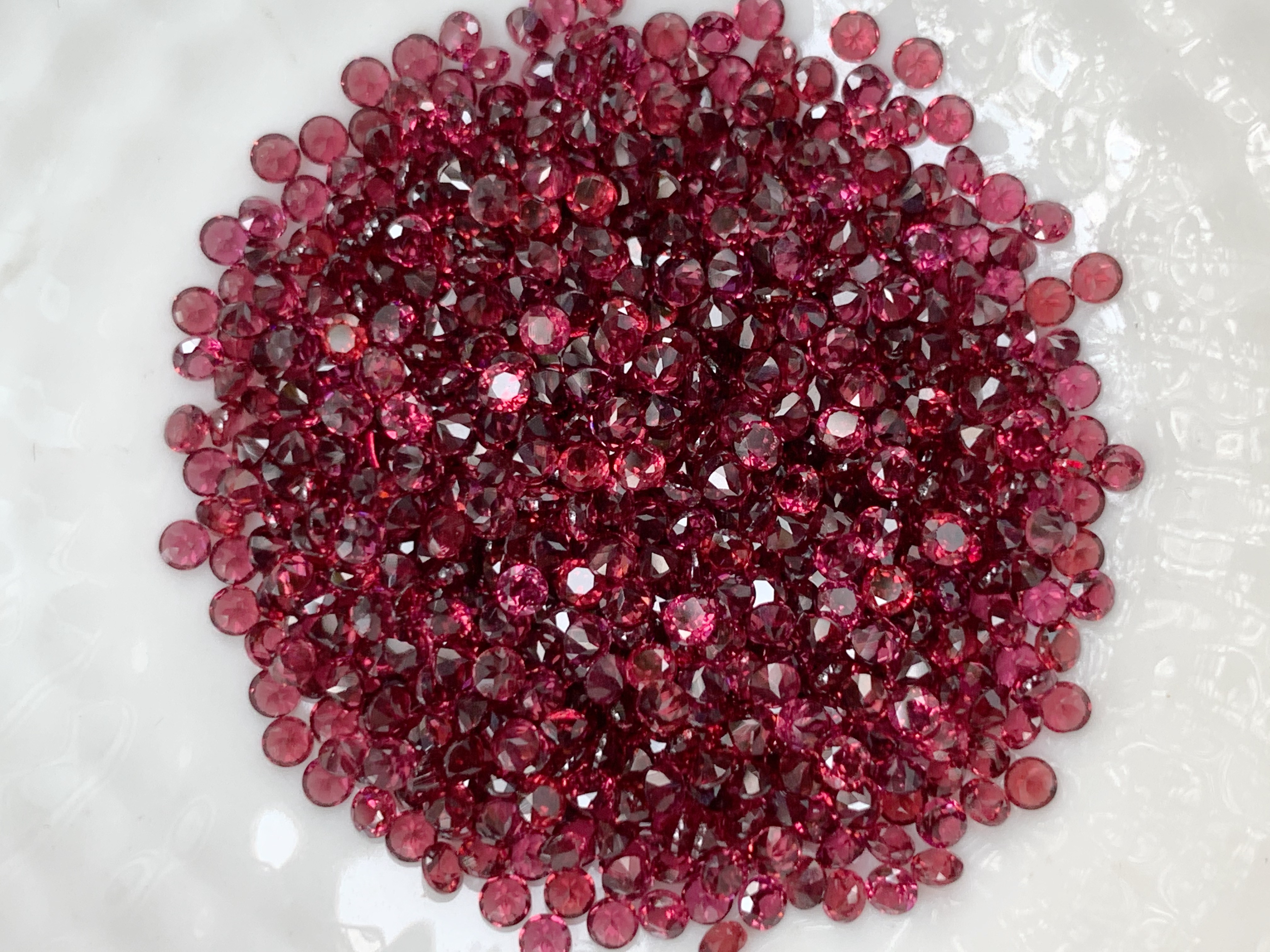 Rhodolite โรโดไลท์กลม 2.0 มม. 5 กะรัต