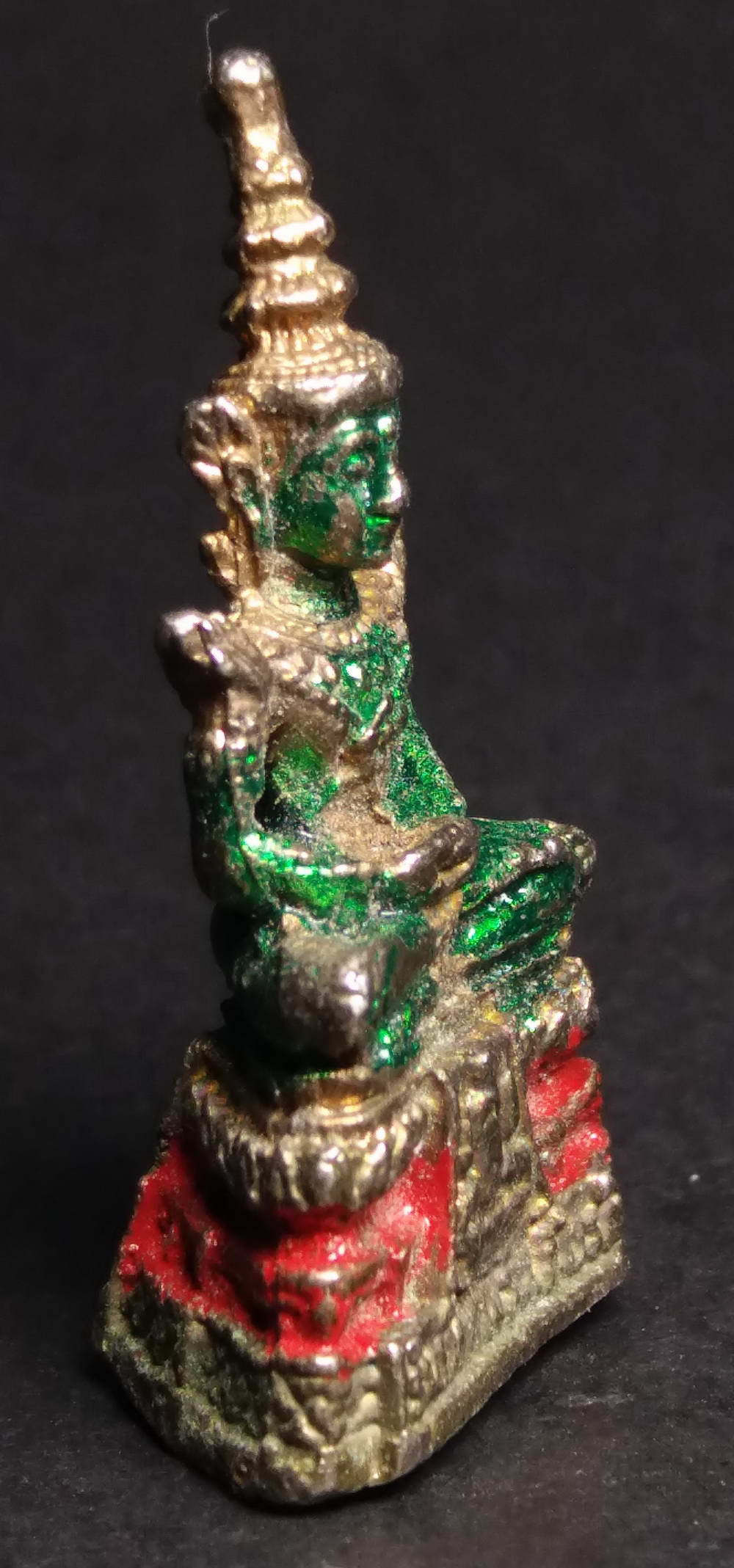 รหัสสินค้า พระกริ่ง พระหล่อ 108 รูปหล่อพระแก้วมรกต รุ่นเทิดพระเกียรติ หลวงปู่อ่อนสา สุขกาโร วัดประชาชุมพลพัฒนาราม พระรายการนี้ให้เช่าบูชาแล้ว