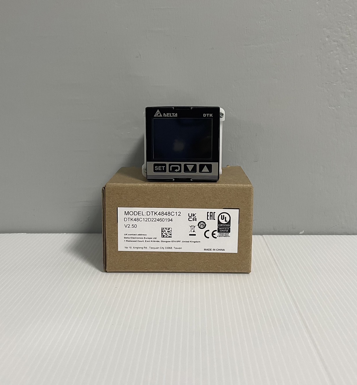 Delta Temperature Controller DTK4848C12 (DC current 4 ~ 20 mA)