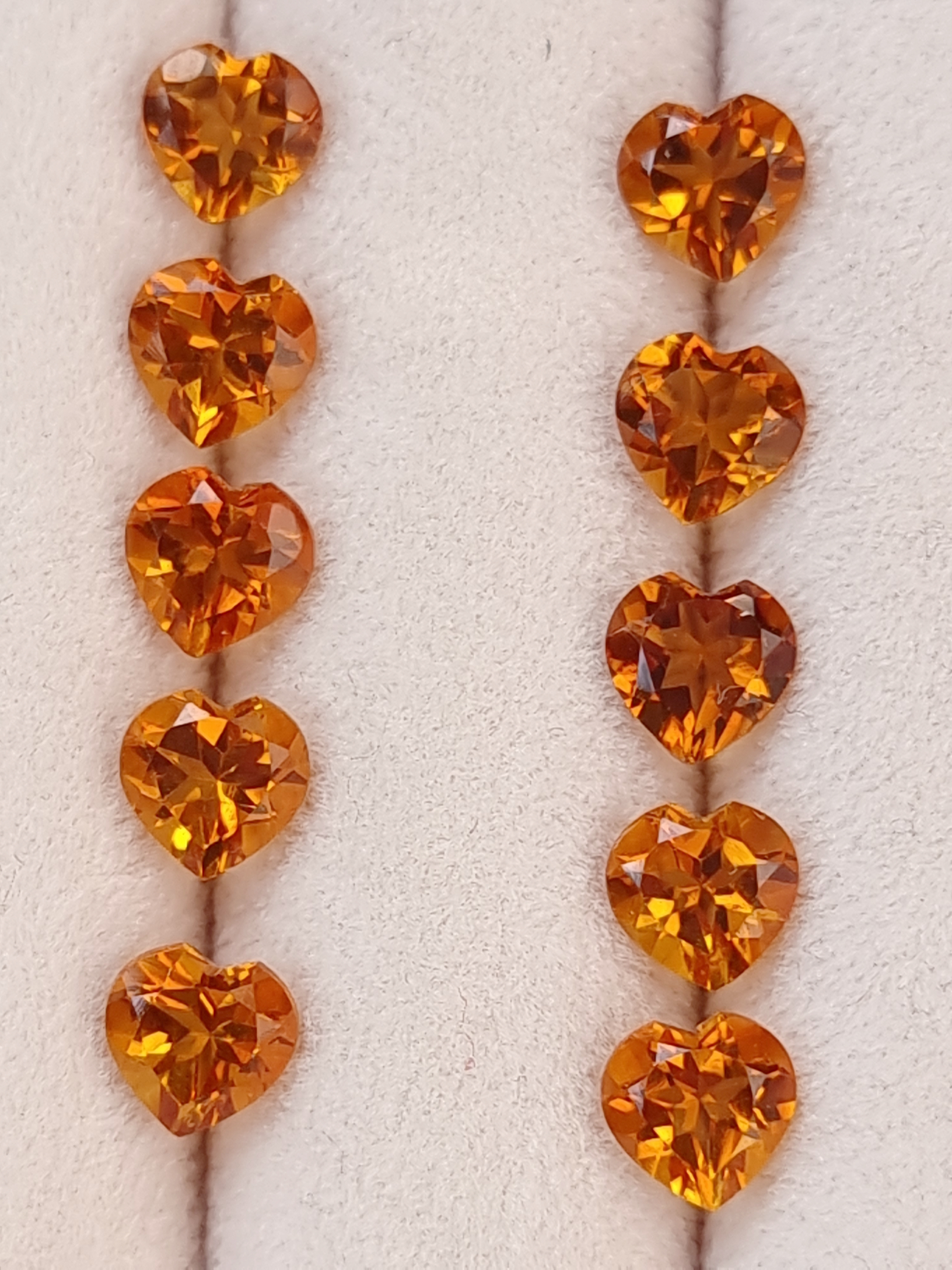 ซิทรินเข้มหัวใจ 6 มม. 5 กะรัต