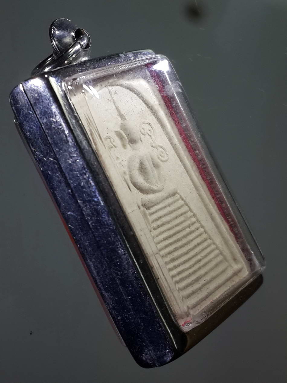 รหัสสินค้า ประจวบคีรีขันธ์ 008 พระสมเด็จแซยิด เนื้อเกสร รอยเส้นเกศา รุ่นไตรมาส หลวงพ่อยิด วัดหนองจอก จ.ประจวบคีรีขันธ์ สร้างปี 2537