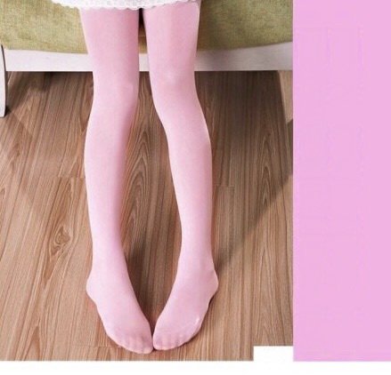 P9002 ถุงน่องเด็กมีสีขาว สีดำ สีเบจ สีชมพู สินค้าคุณภาพ เนื้อเนียนละเอียดสวย เป็นถุงน่องแบบบัลเลต์ ใช้ออกงาน หรือการแสดง ไม่หนาไม่บาง ยืดหยุ่นดีใส่สบาย ดูขนาดแนะนำในรายละเอียดด้านล่าง ยืดได้เยอะมาก ไซส์1-12ขวบ