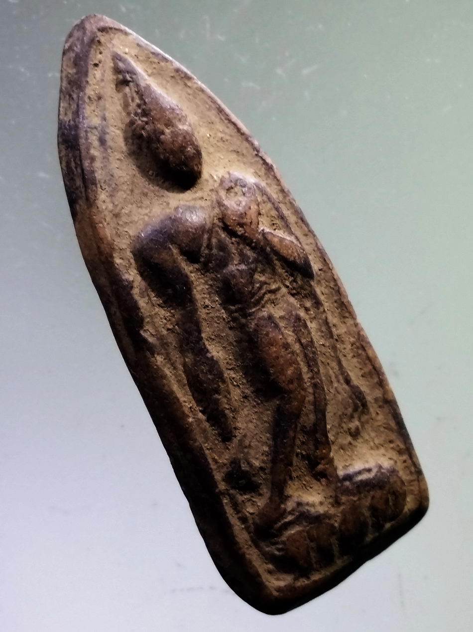 รหัสสินค้า พระกรุ 094 พระลีลาเนื้อดินเผา กรุลานดอกไม้ จังหวัดสุโขทัย พระดูง่ายครับ