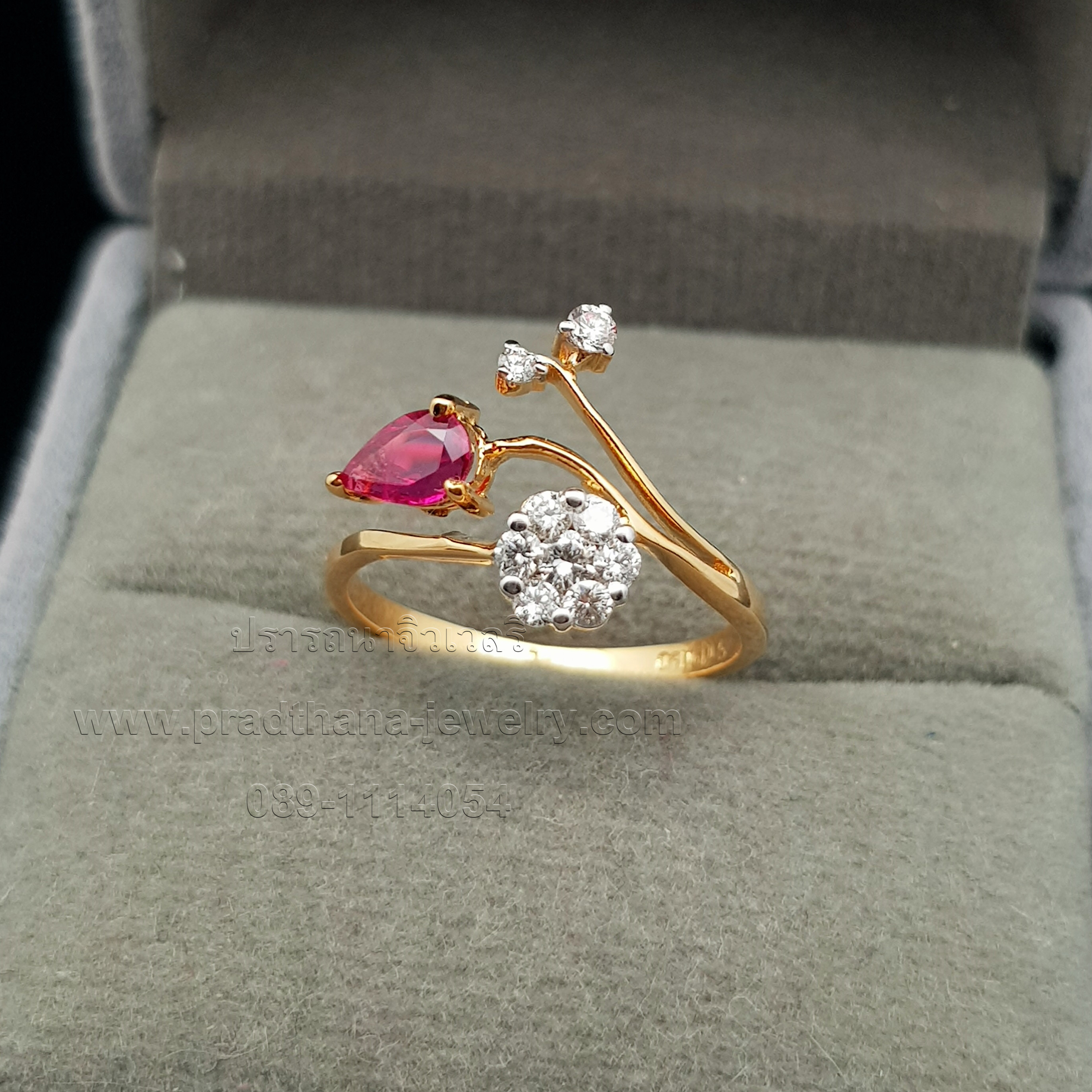 แหวนดอกไม้ก้านพลิ้วทับทิมเพชร **จองแล้ว**