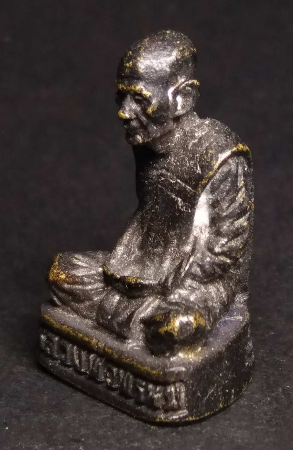 รหัสสินค้า พระกริ่ง พระหล่อ 156 รูปหล่อหลวงพ่อพรหม วัดช่องแค อำเภอตาคลี จังหวัดนครสวรรค์ เนื้อทองเหลืองรมดำ อาจารย์แบงค์สร้าง พระรายการนี้ให้เช่าบูชาแล้ว