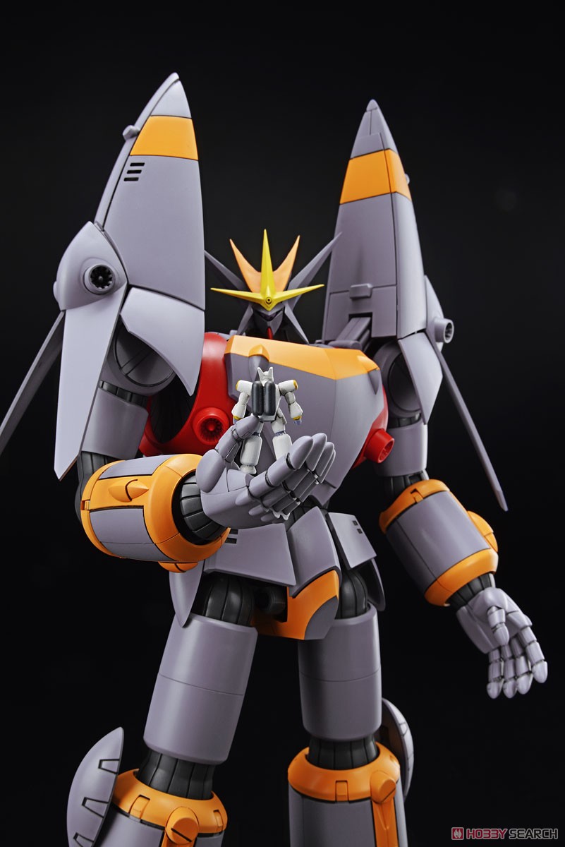 เปิดรับPreorder มัดจำ 500 บาท 1/1000 GUNBUSTER black hole starship version โมเดลประกอบ สูง 24cm