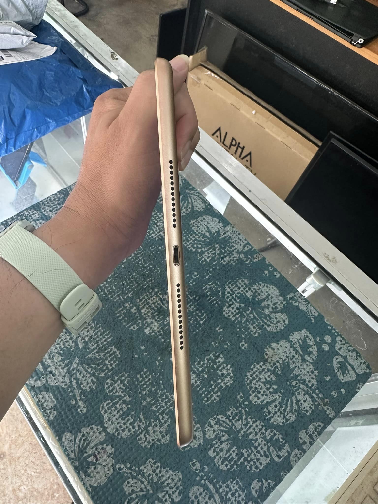 ( SOLD OUT ) iPad Gen7 32GB Wifi Model TH