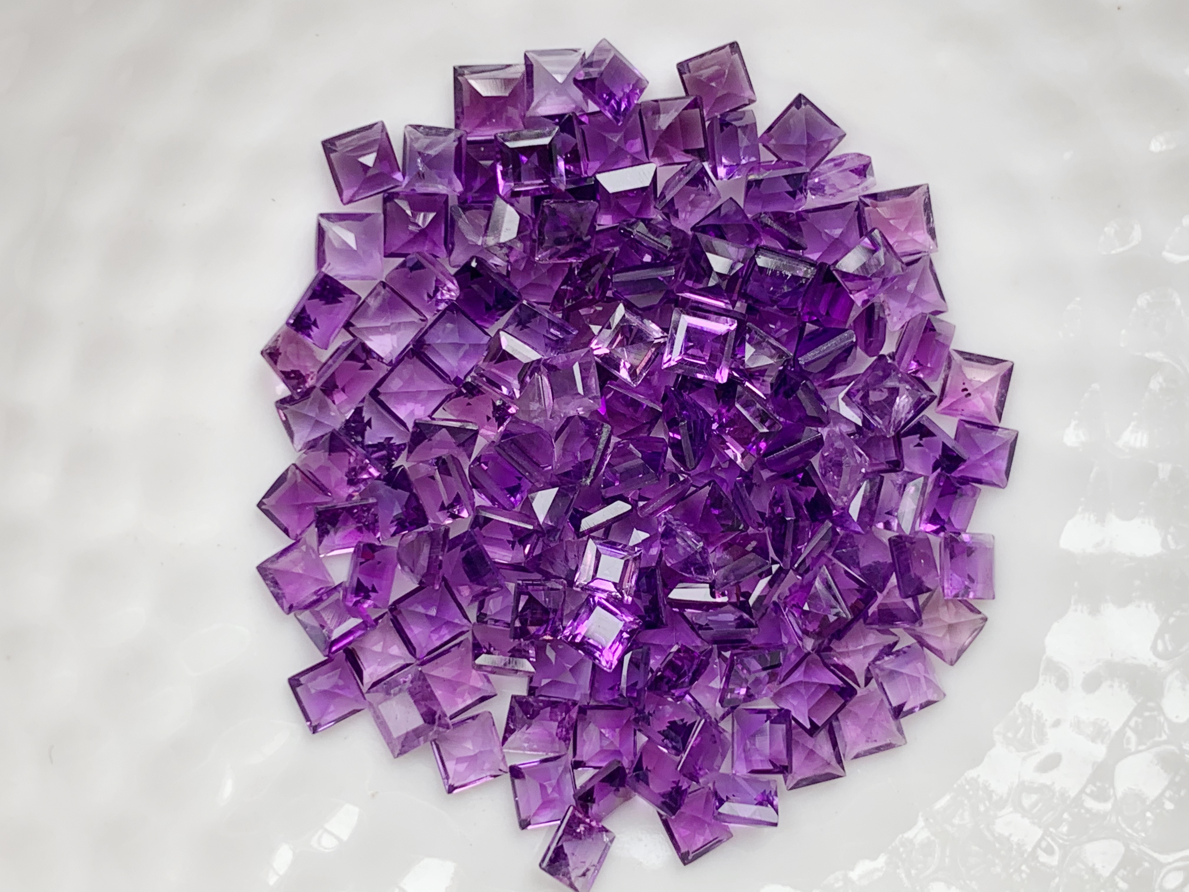 อเมทิสสี่เหลี่ยม 3 มม. 5 กะรัต