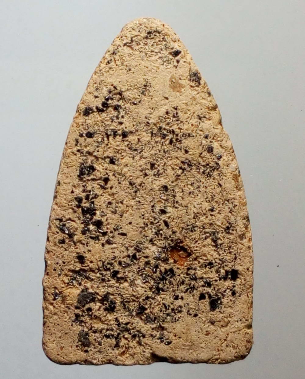 รหัสสินค้า หลวงปู่ทวด วัดต่างๆ 189 หลวงปู่ทวด วัดช้างให้ จังหวัดปัตตานี เนื้อผงพุทธคุณโรยแร่ ไม่ทราบปีที่สร้าง ไม่ทราบวัดที่ออก