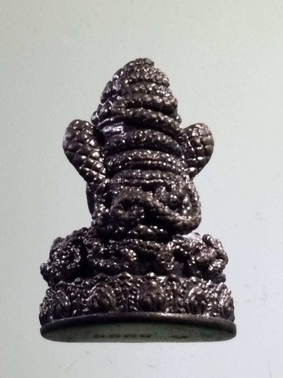 รหัสสินค้า จตุคามรามเทพ 726 รูปหล่อลอยองค์ พระปิดตาพังพะกาฬ รุ่นหลักเมือง 49 เจริญโภคทรัพย์ วัดพระบรมธาตุ จ.นครศรีธรรมราช โค๊ต เลเซอร์ หมายเลข 8998