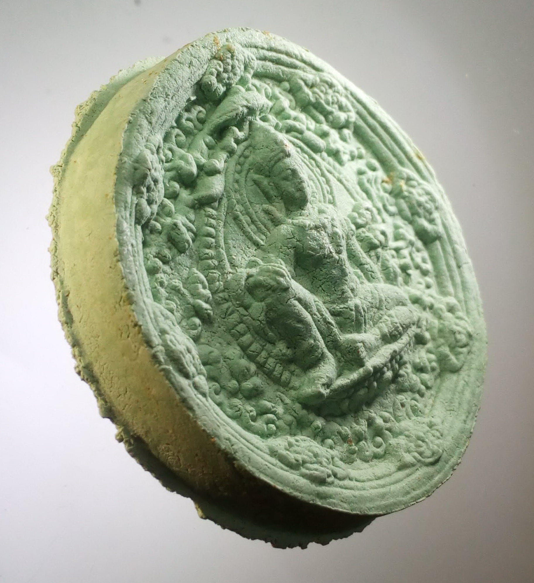 รหัสสินค้า จตุคามรามเทพ 062 จตุคามรามเทพ - ครูบาศรีวิชัย นักบุญแห่งล้านนา รุ่นถ้ำพระธาตุ เนื้อว่านเขียว นำฤกษ์ มีแป้งเจิม ในพิธี ปลุกเสกพิธีเทวาภิเษก โดย หลวงปู่ฤาษีเกวาลัน จตุคามรามเทพ รายการนี้ให้เช่าบูชาแล้ว