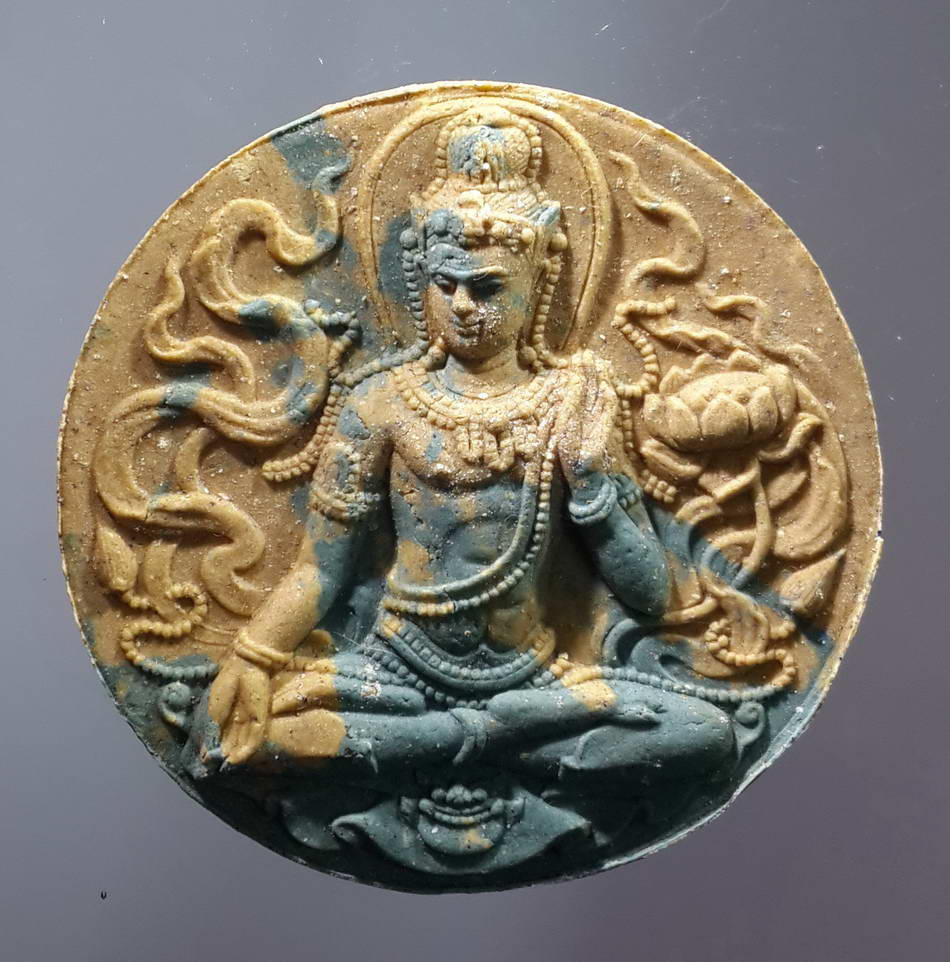 รหัสสินค้า จตุคามรามเทพ 119 พระเทวราชโพธิสัตว์จตุคามรามเทพ รุ่นมหาจักรพรรดิศรีวิชัยสุวรรณภูมิ เนื้อก้นครก ฝังตะกรุด หมายเลข ๑๗๖ จตุคามรามเทพรายการนี้ให้เช่าบูชาแล้ว