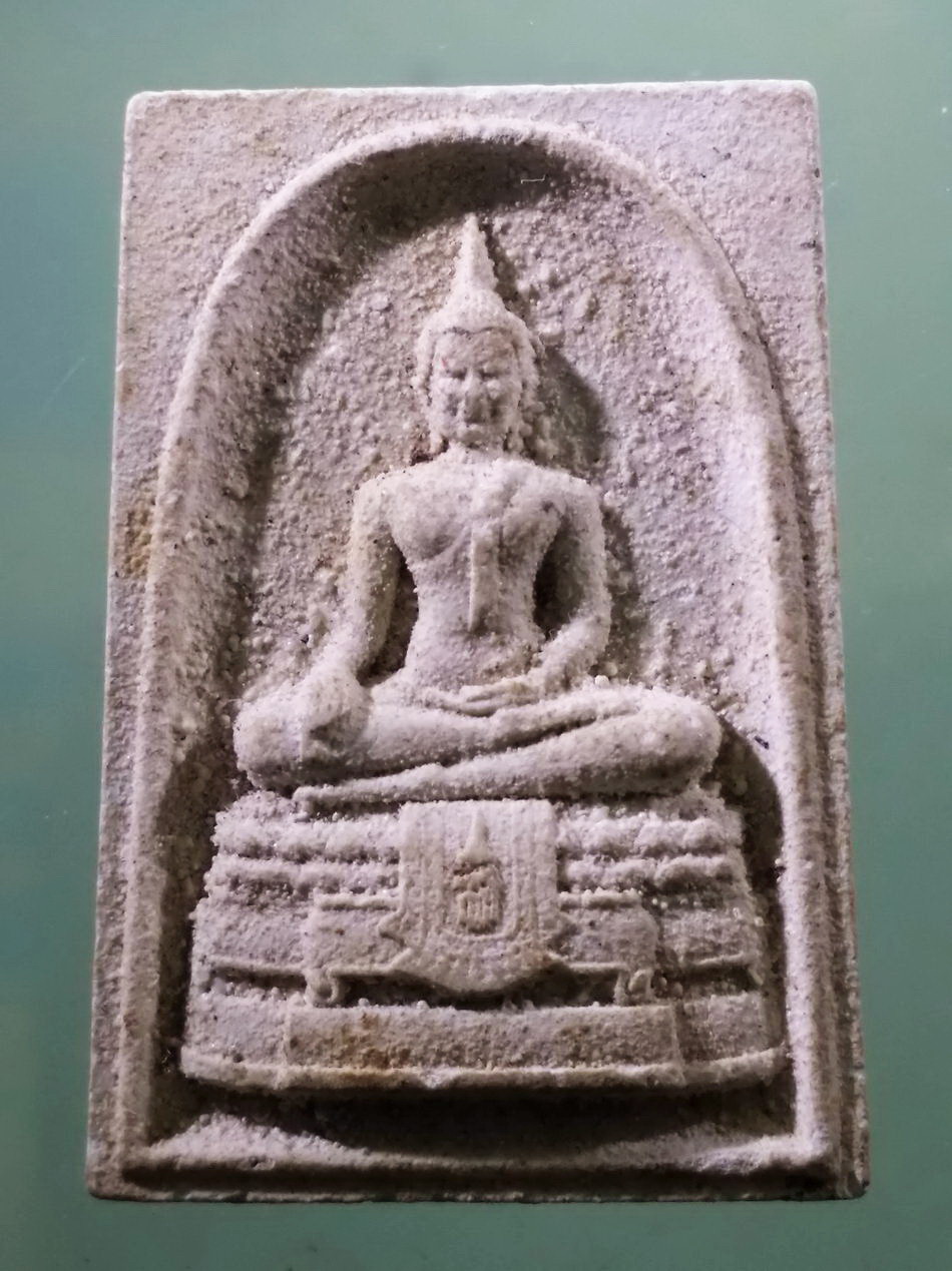 รหัสสินค้า พระเนื้อดิน เนื้อผง เนื้อว่าน 445 พระพุทธสัพพัญญู เนื้อผงแช่น้ำมนต์ พุทธอุทยานนครนครสวรรค์ ขนาดเทียบกับเหรียญบาท