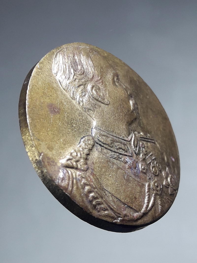 รหัสสินค้า พระมหากษัตริย์ และบุคคลสำคัญ 396 เหรียญพระจุลจอมเกล้าเจ้าอยู่หัวรัชกาลที่ 5 วัดกลาง (เก่า) จังหวัดสุราษฎร์ธานี รุ่นฉลองซุ้มประตูปิยะสุวรรณนะรังษี สร้างปี 2558