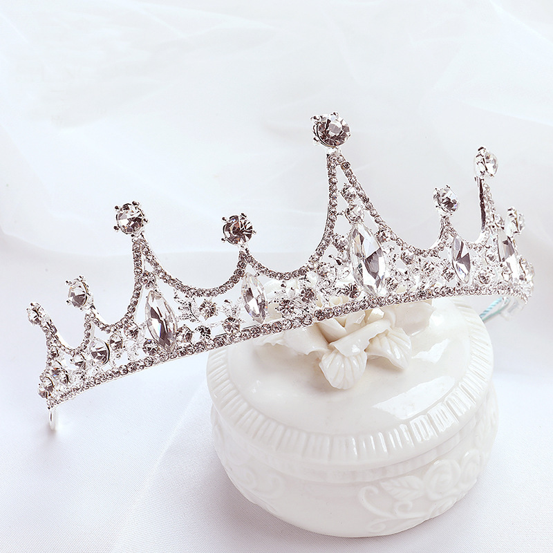 As2324- พร้อมส่งจากไทย มงกุฎเพชรประดับ แวววาว สวยหรูดูแพงเหมือนแบบ เด็กโต-ผู้ใหญ่ เส้นผ่าศูนย์กลาง 14.5cm.ดัดปรับขนาดได้เล็กน้อย